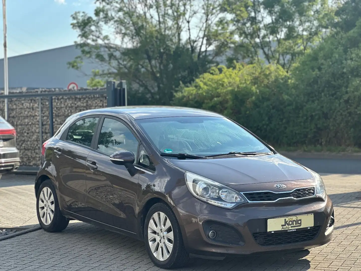 Kia Rio Spirit Bruin - 1