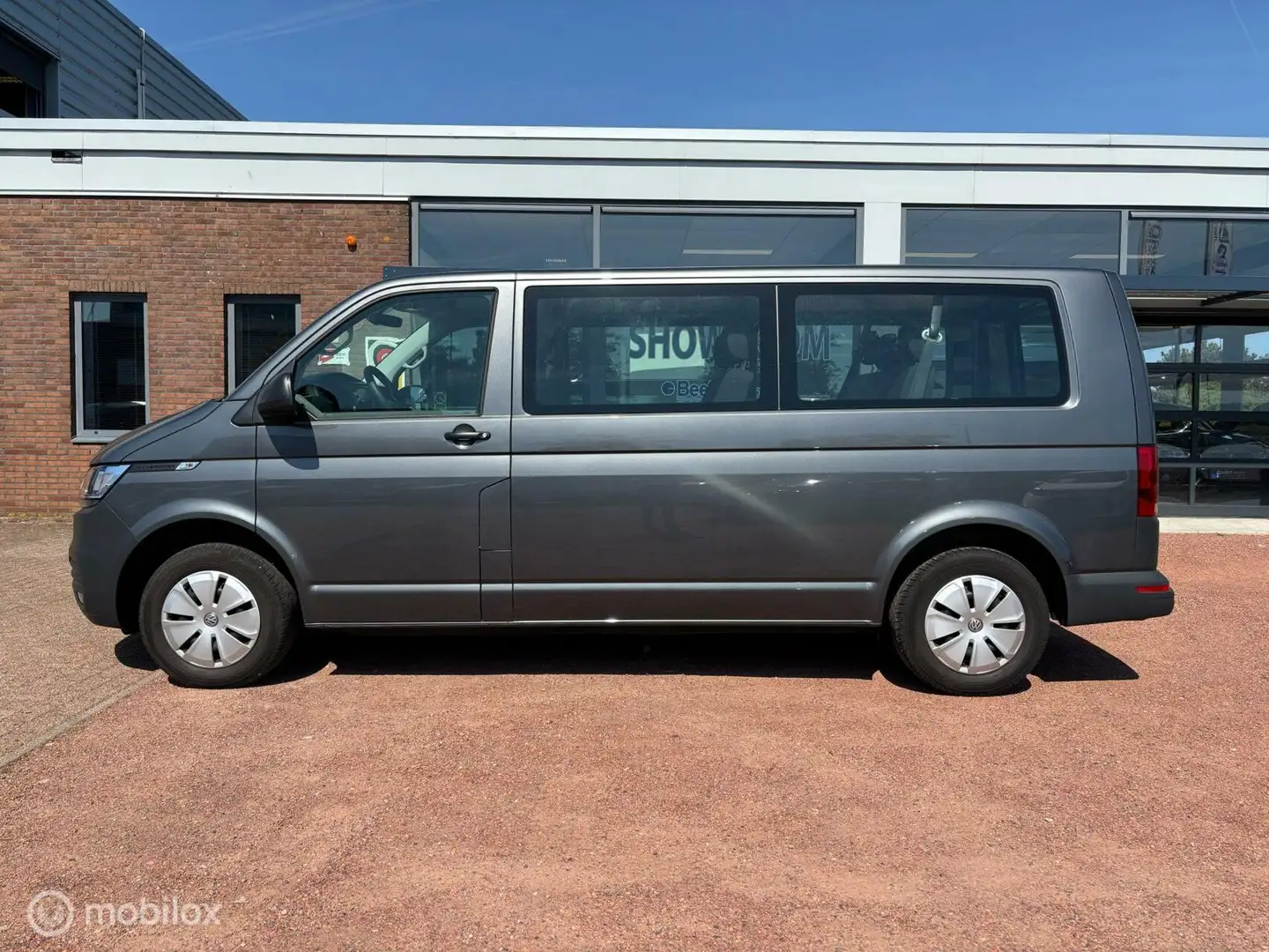 Volkswagen 2.0 TDI L2H1 Comfortline Gris - 2