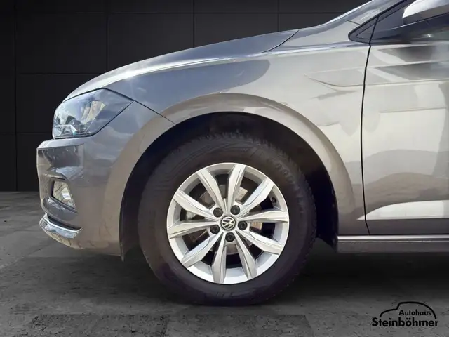 Volkswagen Polo view 13