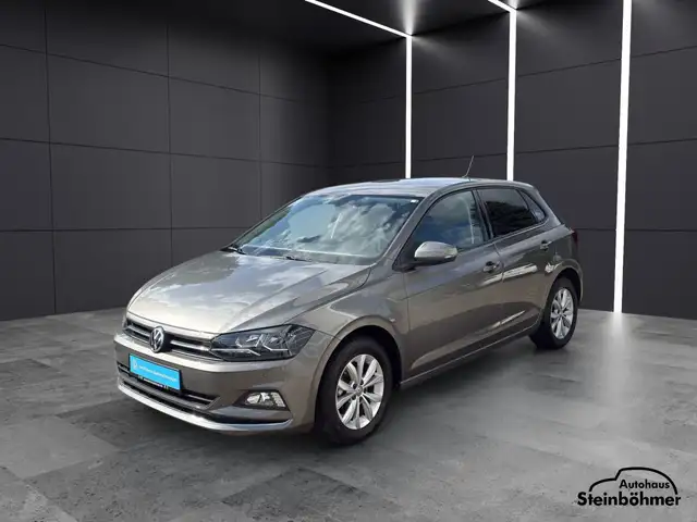 Volkswagen Polo view 2