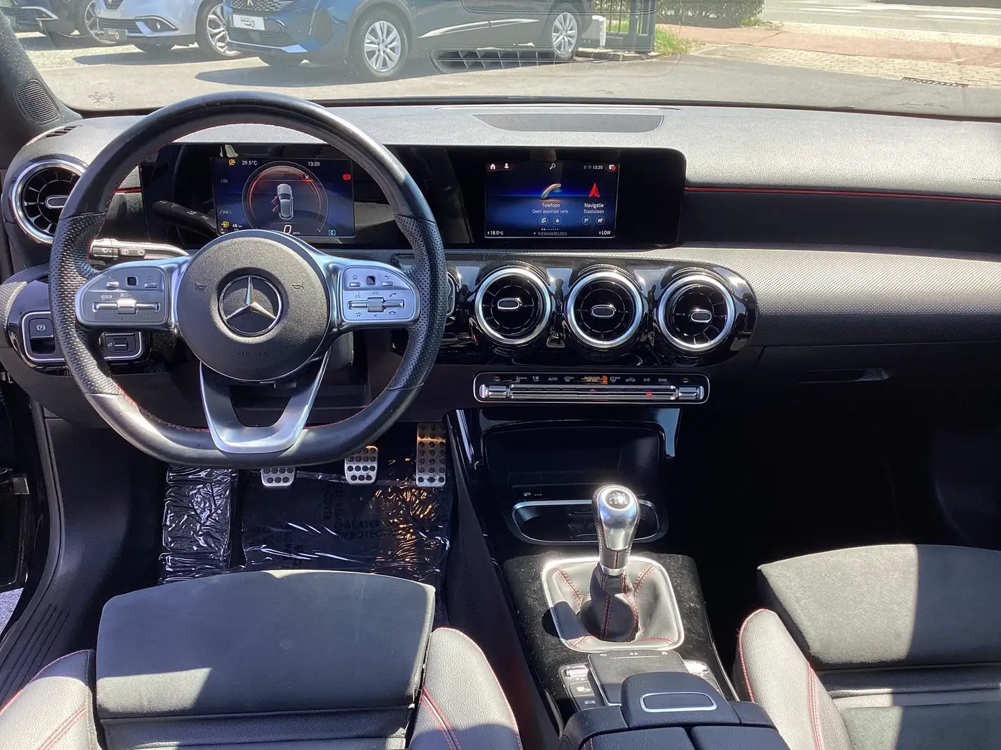 Mercedes-Benz A 180 AMG Line/1stEig/33000km/Panodak/LED/Cam&Pdc/Cruise Noir - 2