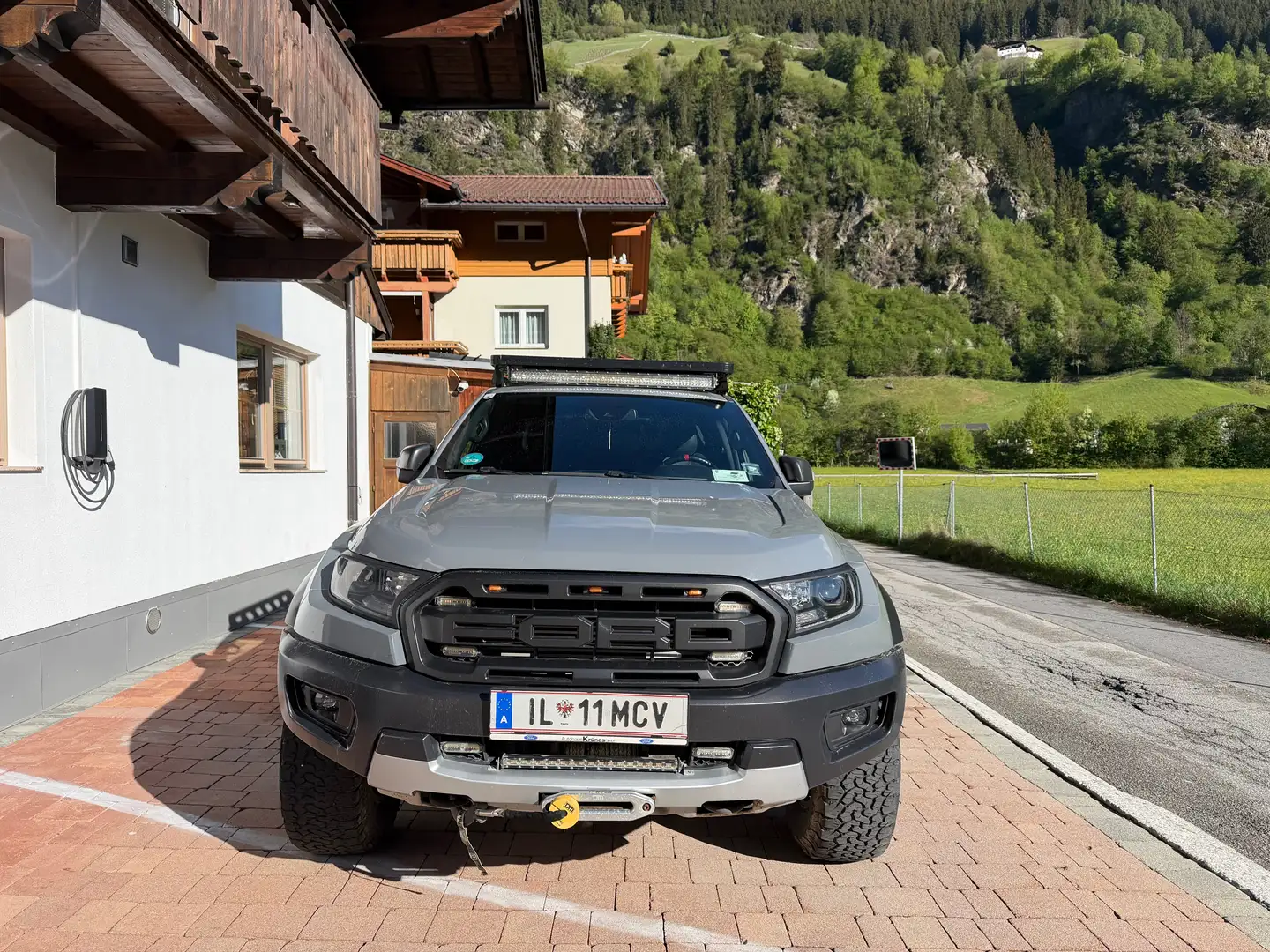 Ford Ranger Raptor Grau - 1