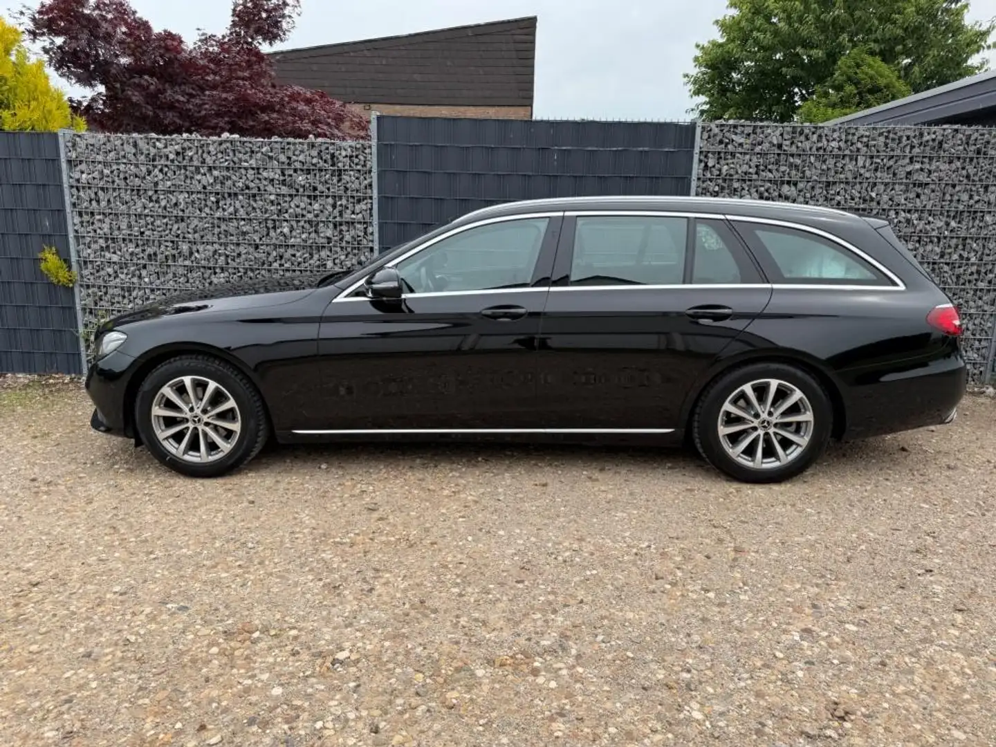 Mercedes-Benz Sonstige Limousine d T Avantgarde AHK Totwinkel 143 kW (... Schwarz - 2