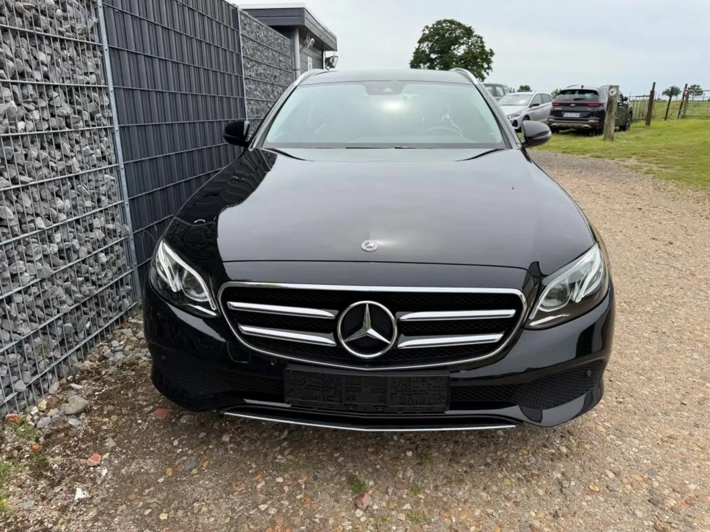 Mercedes-Benz Sonstige Limousine d T Avantgarde AHK Totwinkel 143 kW (... Schwarz - 1