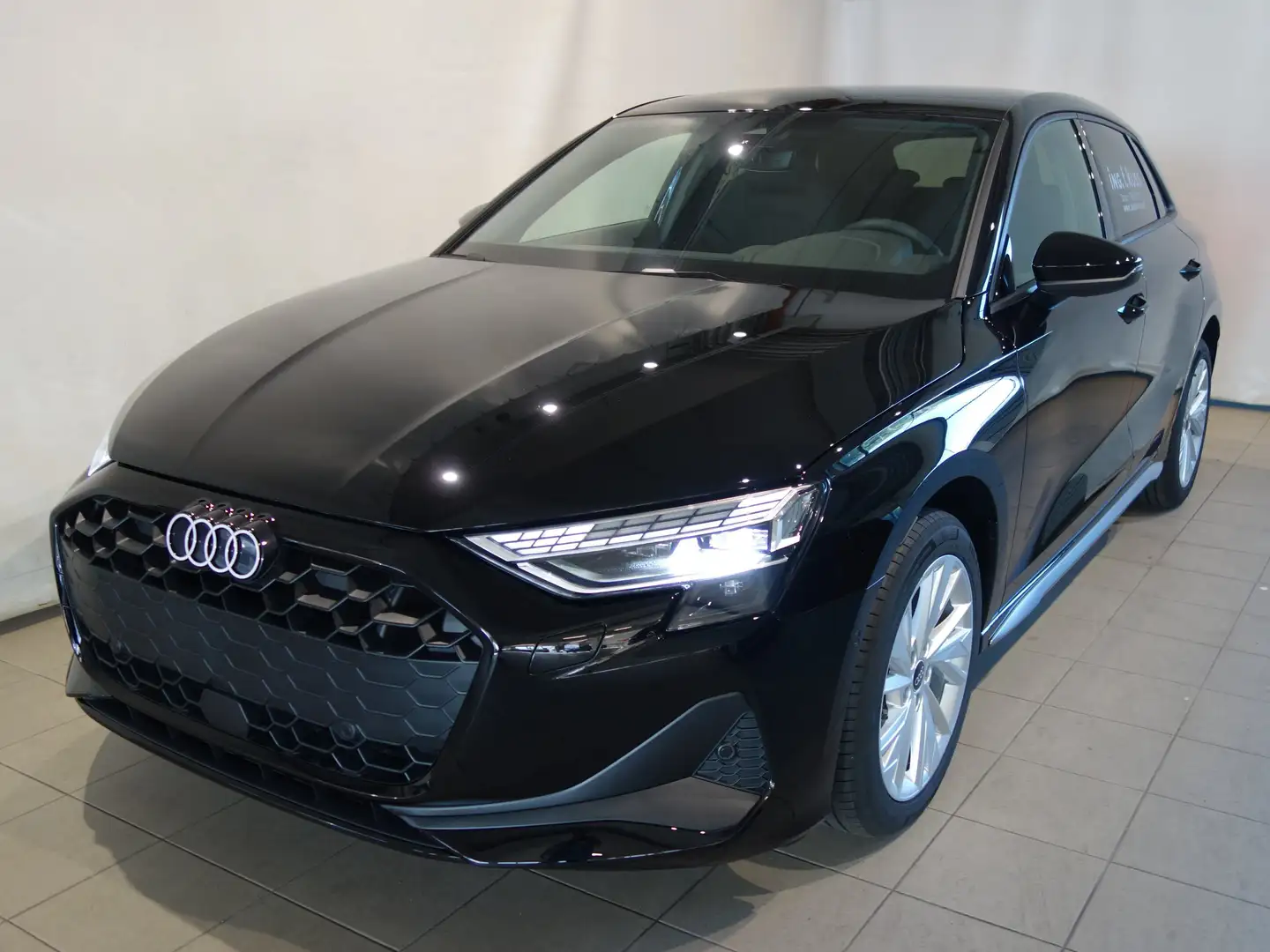 Audi A3 30 TFSI Zwart - 1