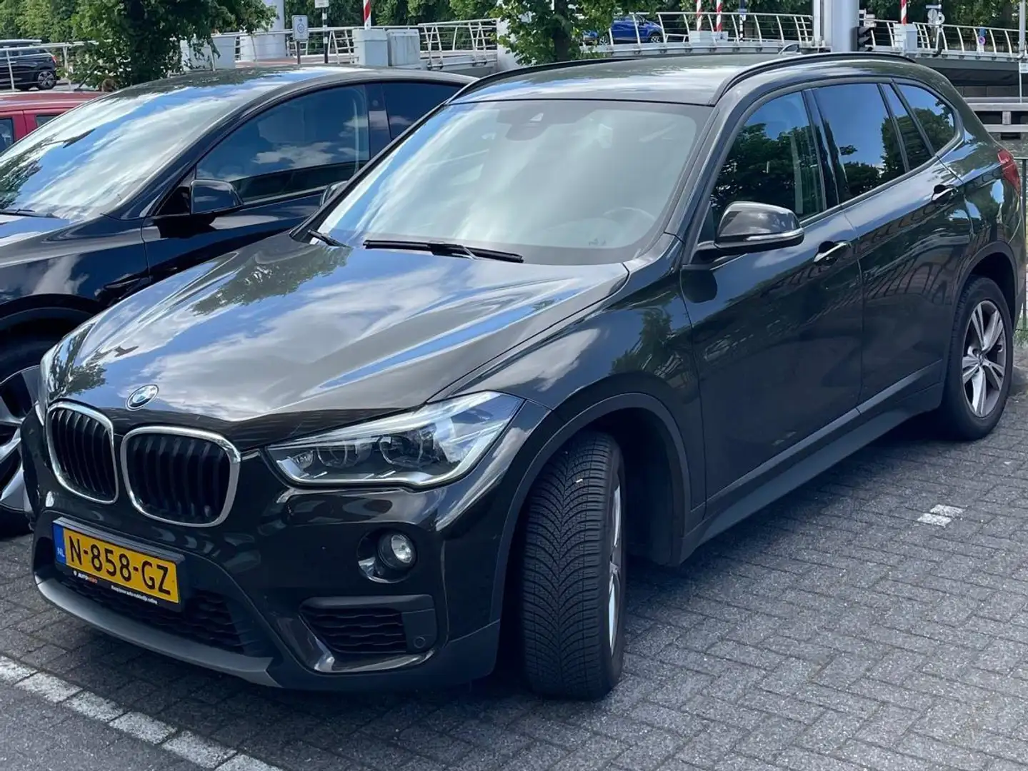 BMW X1 Sdrive18i Bruin - 1