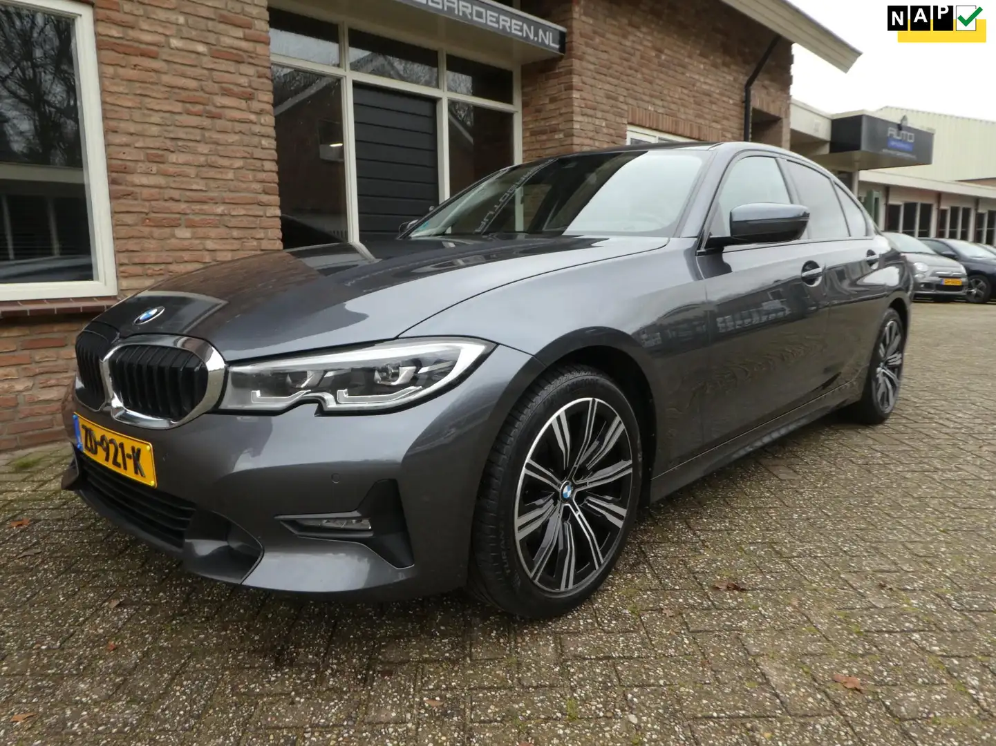 BMW 320 3-serie 320d High Executive Edition Automaat / Led Grey - 1