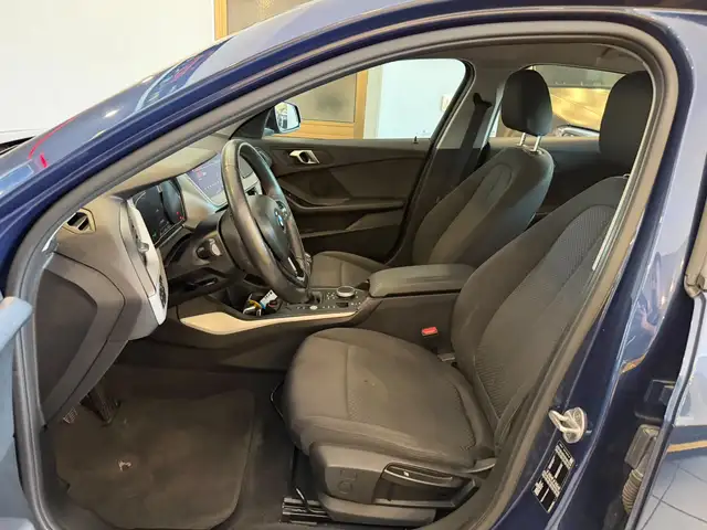 BMW 1 Series view 11