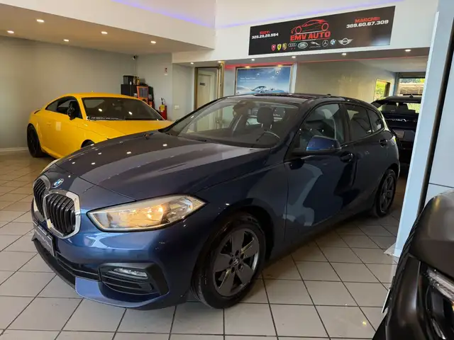 BMW 1 Series view 4