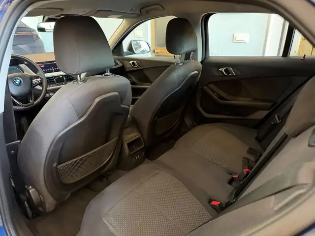 BMW 1 Series view 6