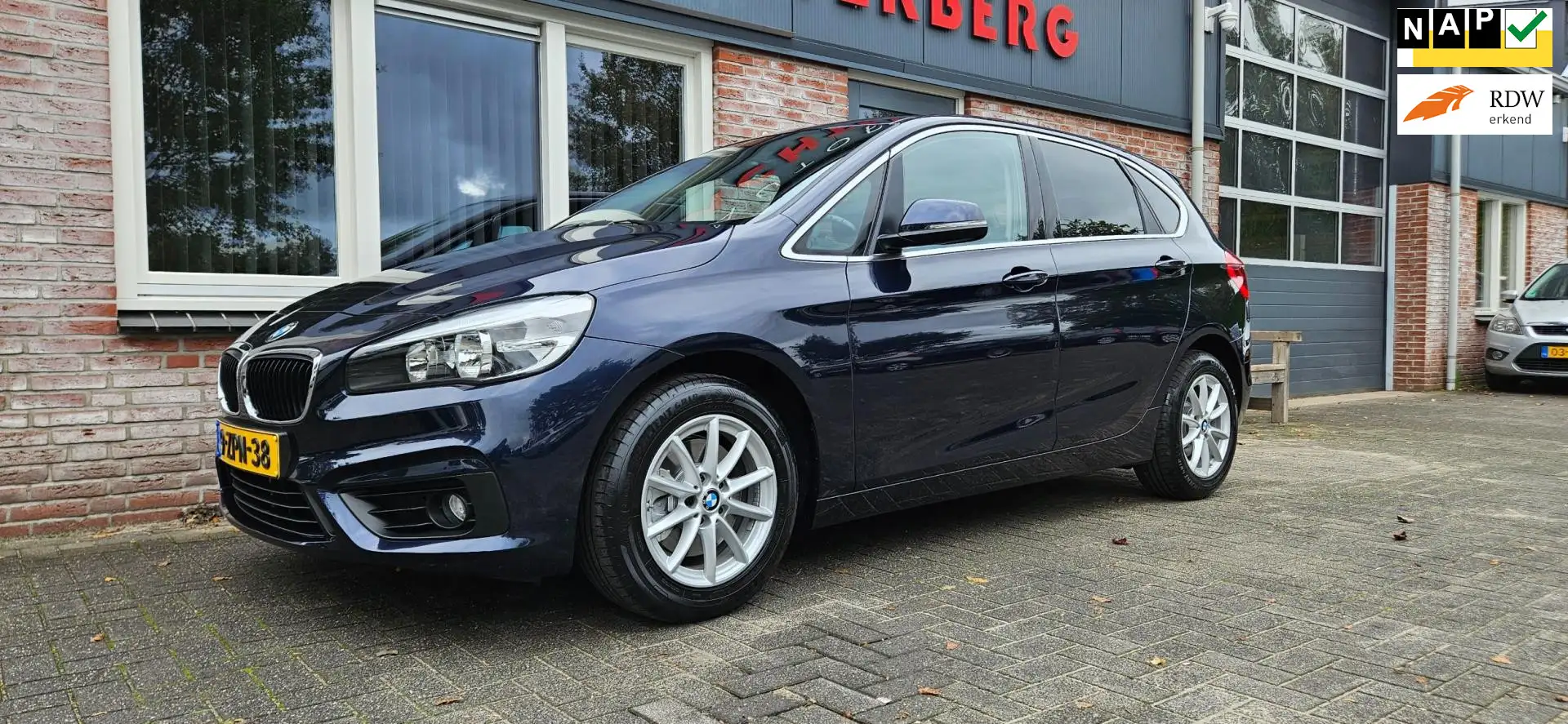 BMW 218 2-serie Active Tourer 218i Executive Airco! Cruise Blauw - 1