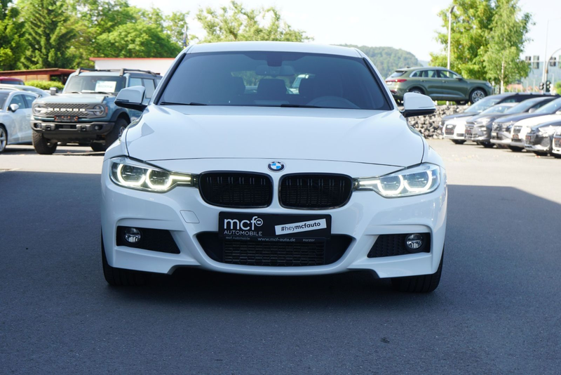 BMW 318 i Touring M Sport *Matrix*Harman-Kardon* — photo 2