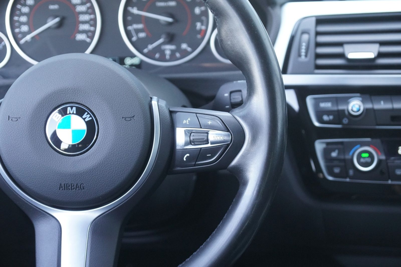 BMW 318 i Touring M Sport *Matrix*Harman-Kardon* — photo 13