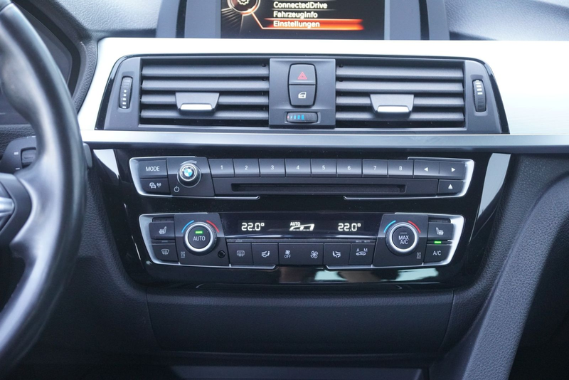 BMW 318 i Touring M Sport *Matrix*Harman-Kardon* — photo 14
