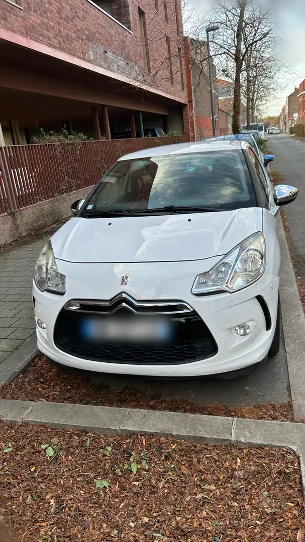 Citroen Jumper Citroën DS3 So Chic 1.4 VTi 95 ch Essence Blanc - 1