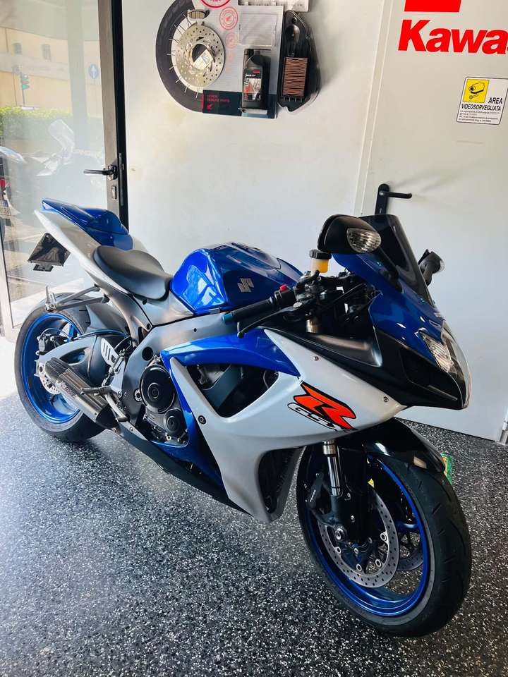 Suzuki GSX-R 600 SCARICO MIV 12 MESI GARANZIA GOMMATA NUOVA