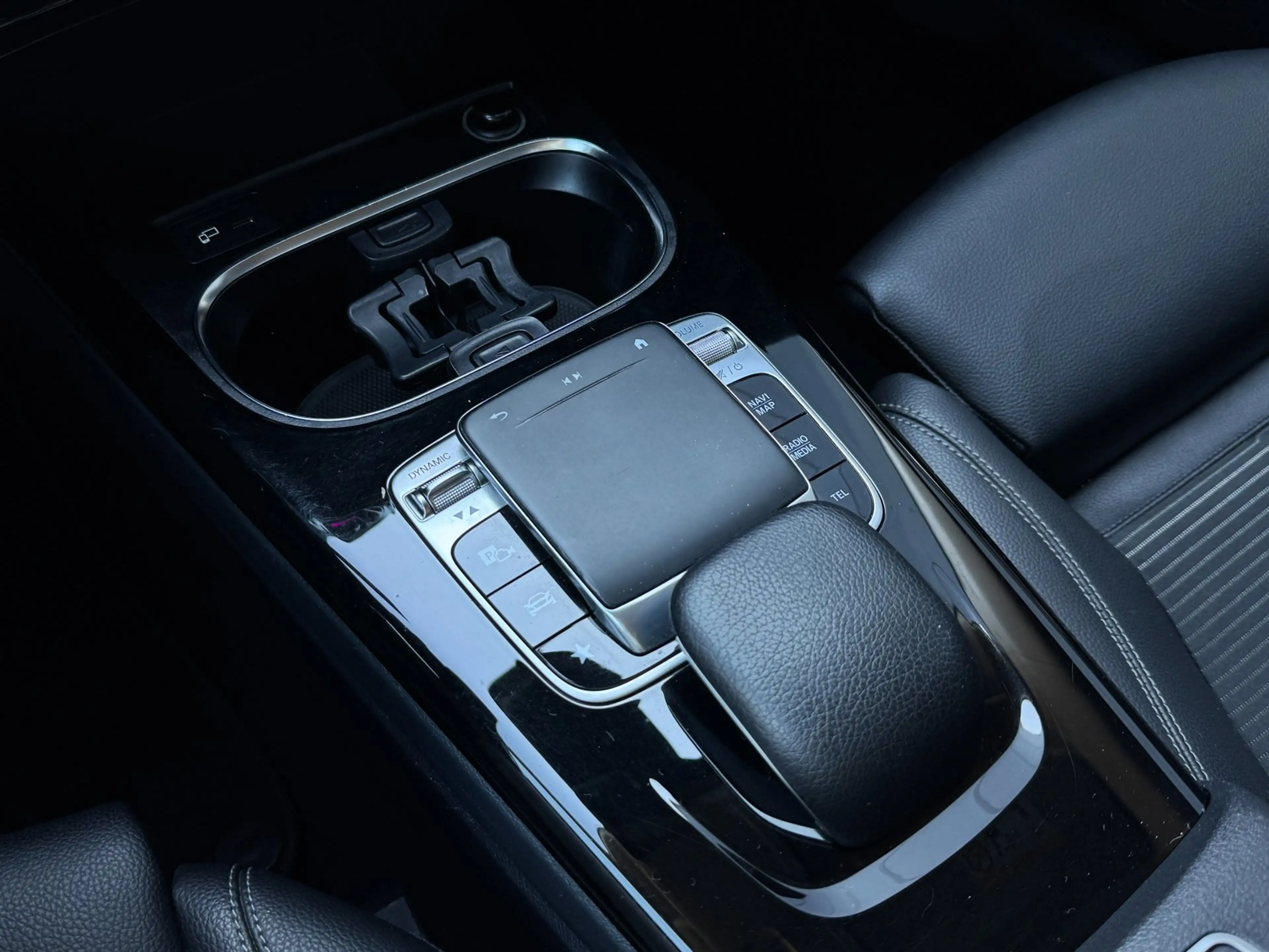 Mercedes-Benz A 200 | Widescreen | Carplay | Sfeerverlichting | AMG ve — photo 12