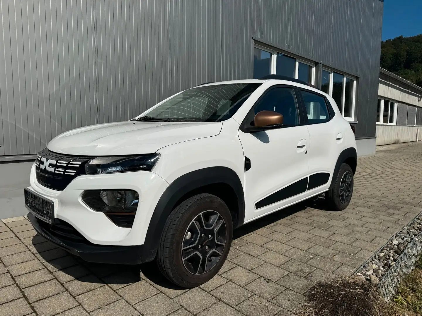 Dacia Spring Electric Extreme CCS 65 PS Weiß - 1