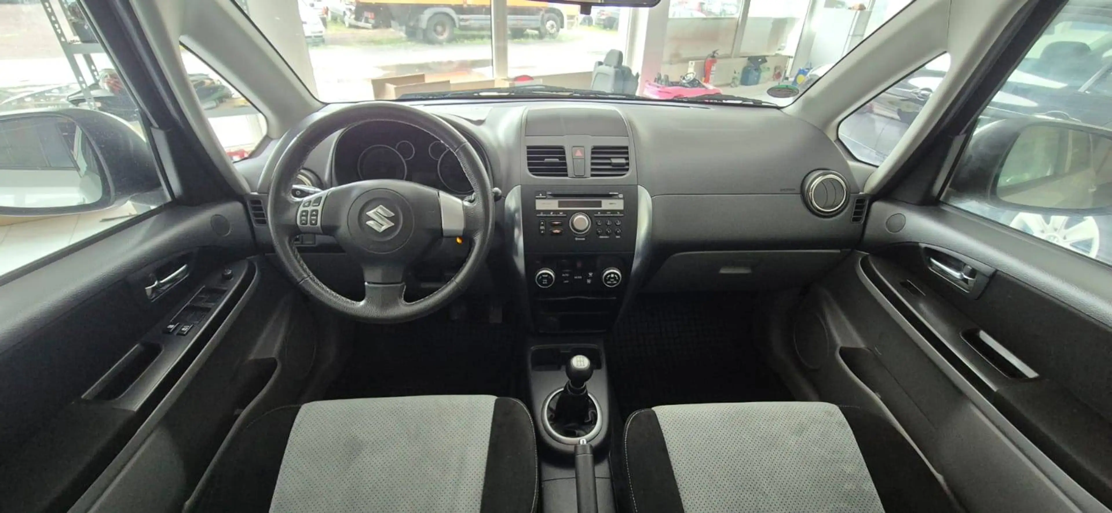 Suzuki SX4 Club — photo 9