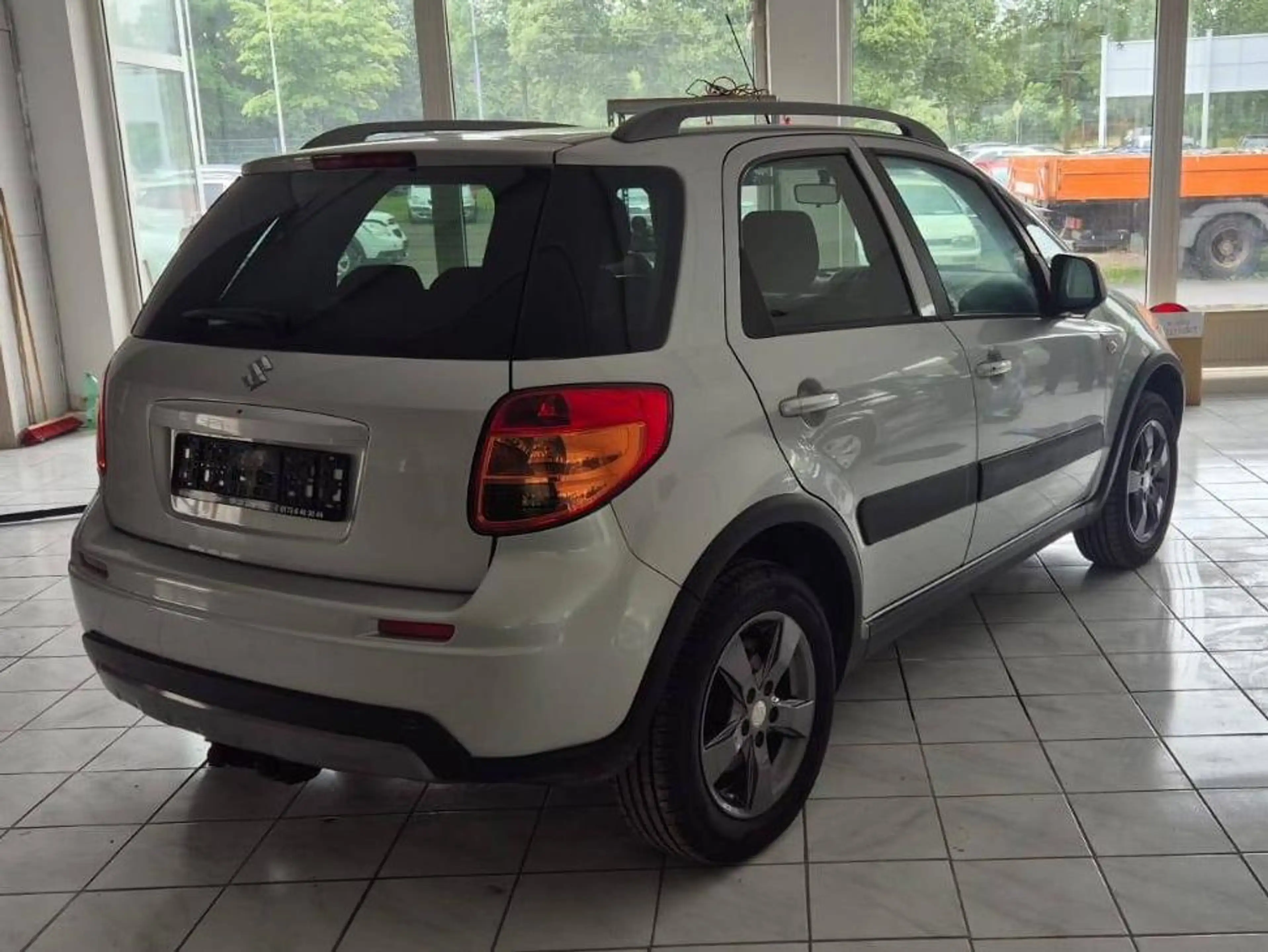 Suzuki SX4 Club — photo 4