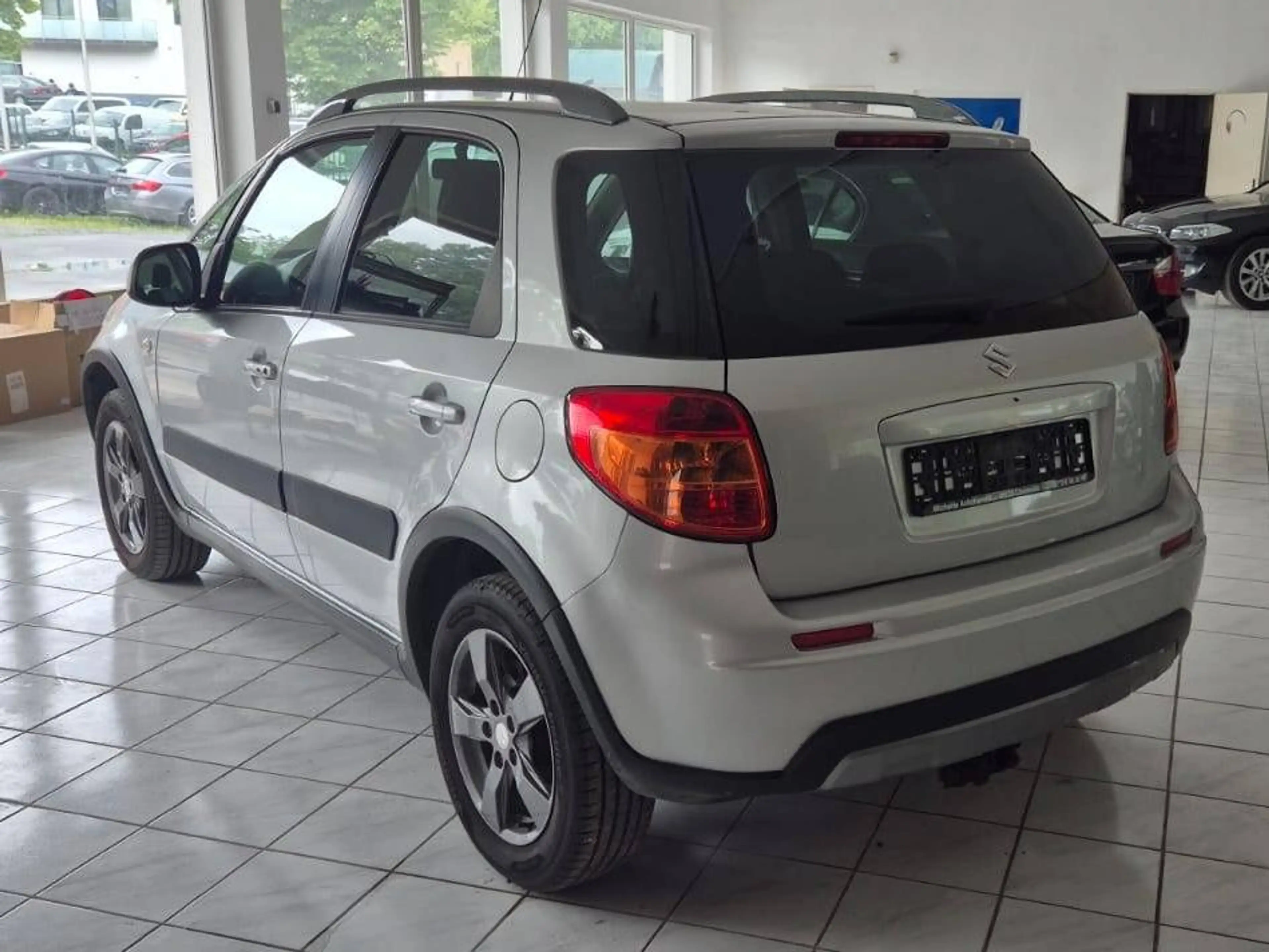 Suzuki SX4 Club — photo 7