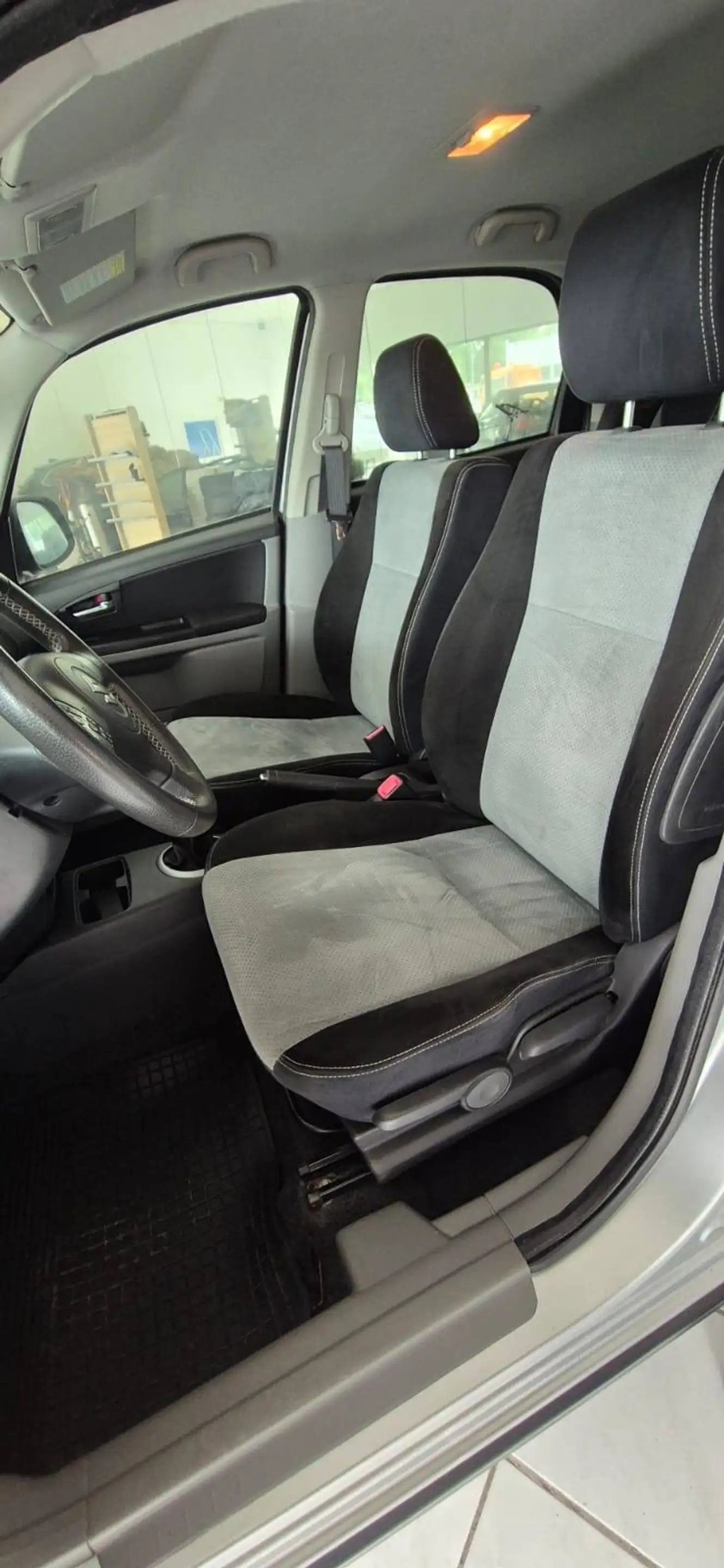 Suzuki SX4 Club — photo 13