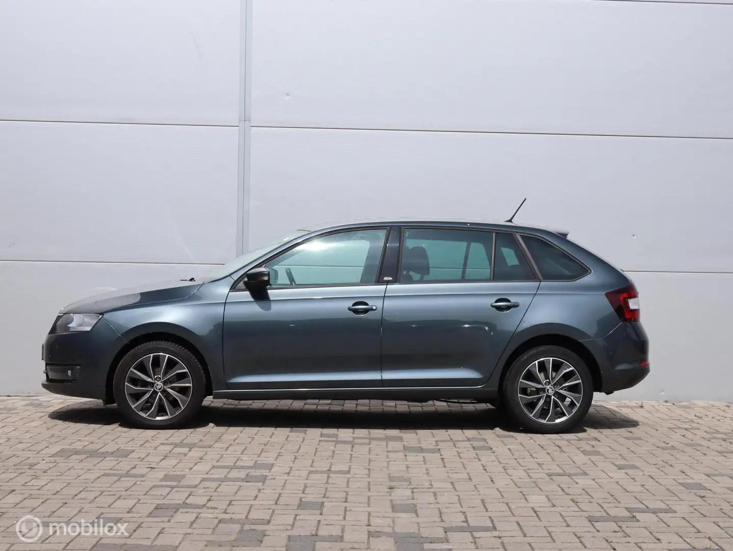 Skoda Rapid/Spaceback 1.2 TSI Airco Stoelverwarming Cruise Bluetooth Gris - 2