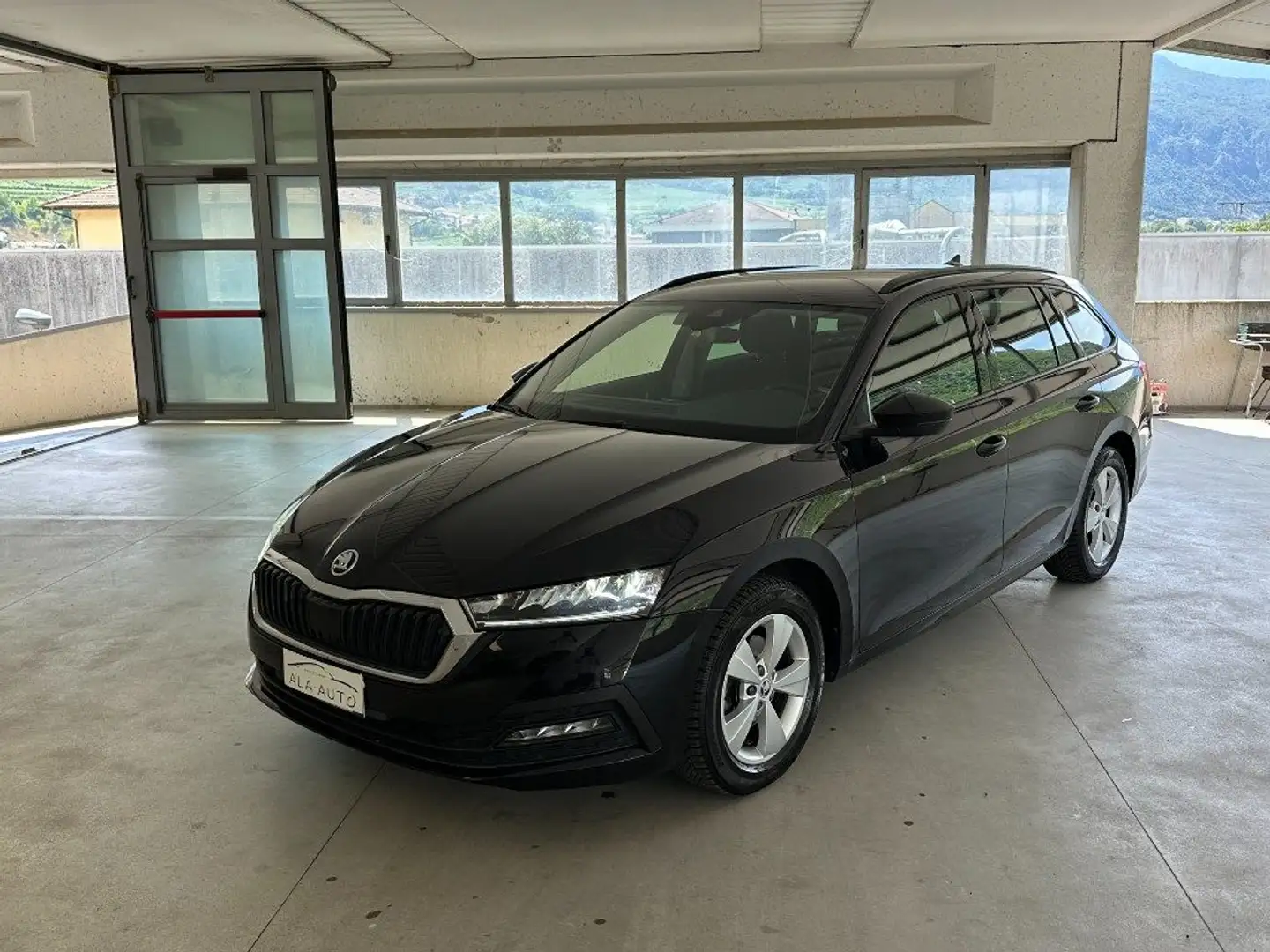 Skoda Octavia 2.0 TDI EVO SCR 150 CV DSG Executive Nero - 2
