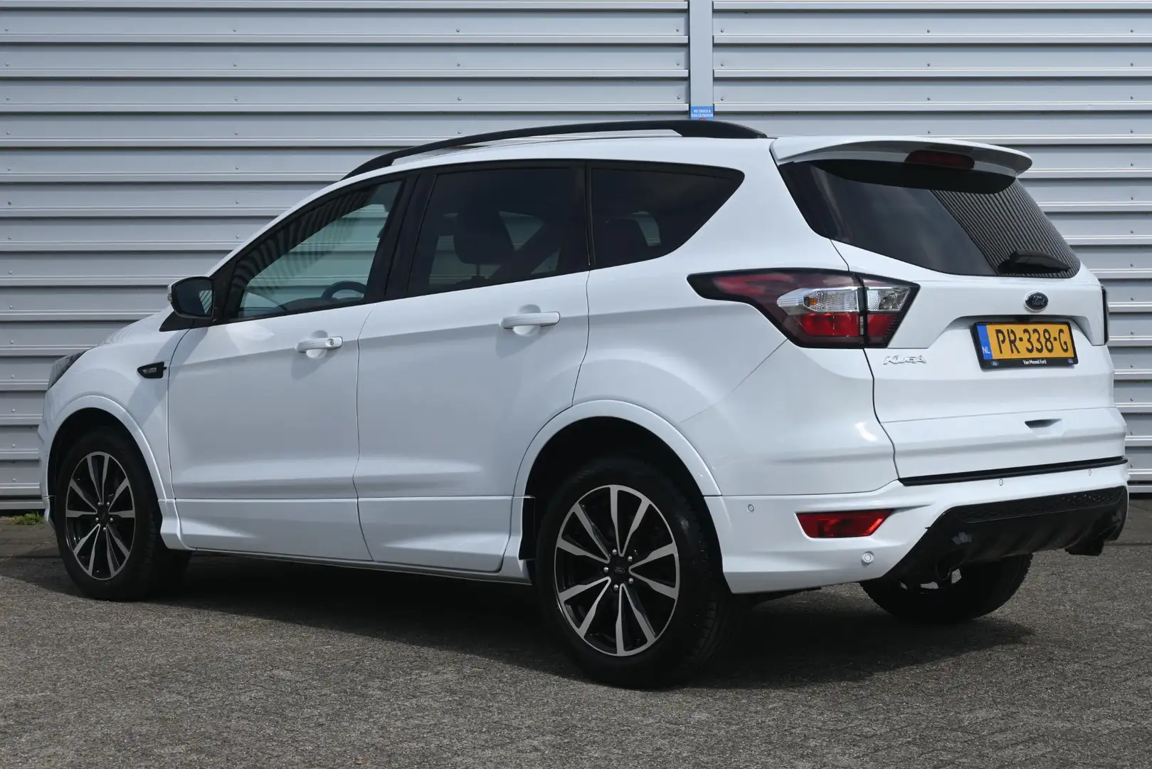 Ford Kuga 1.5 EcoBoost ST Line | Navigatie | Lichtmetalen ve Wit - 2