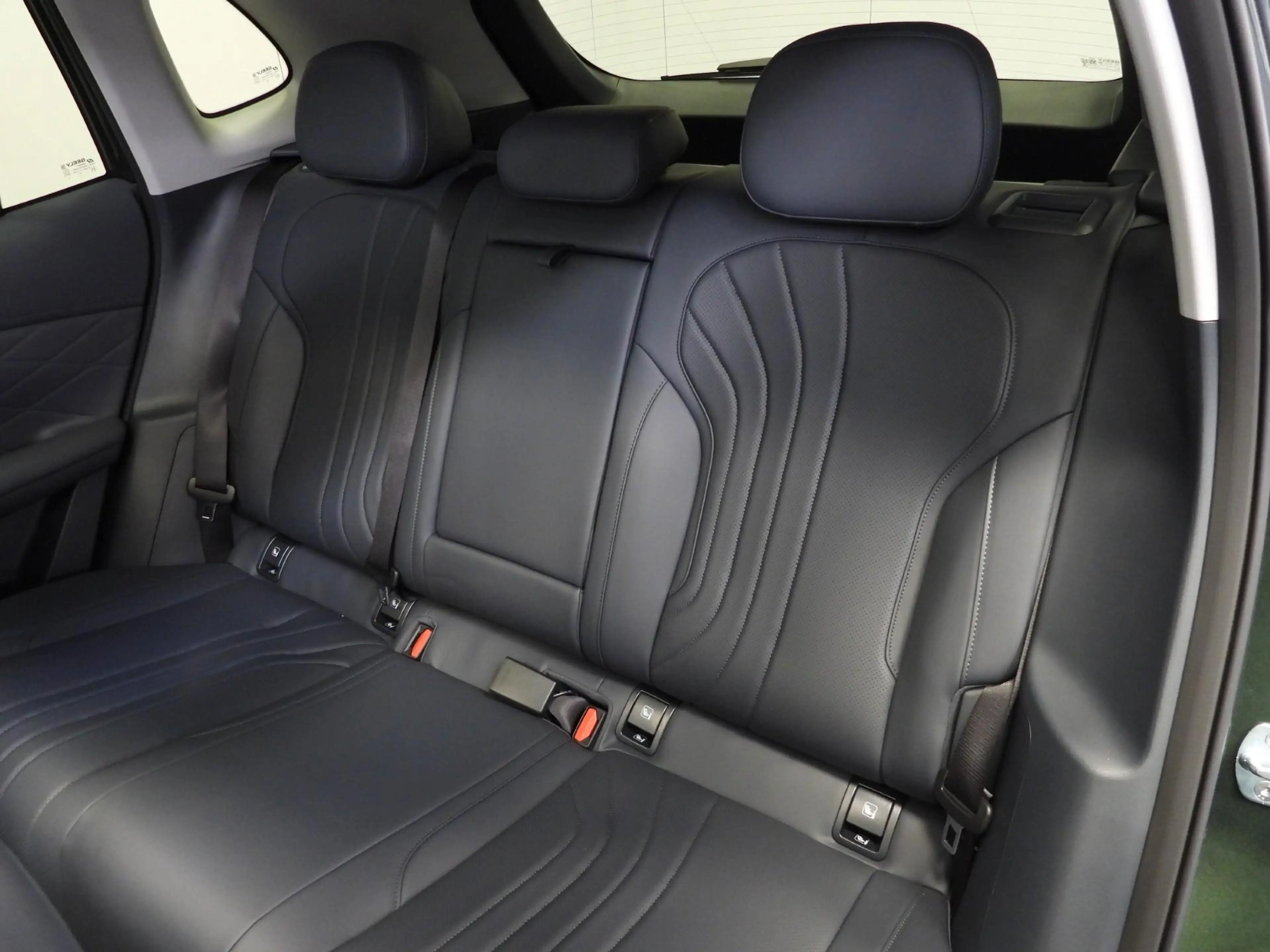Geely Starray EM-i 1.5 Max+ PHEV 138KM ELEKTRISCH BEREIK/LEER/SCHUIFD — photo 33
