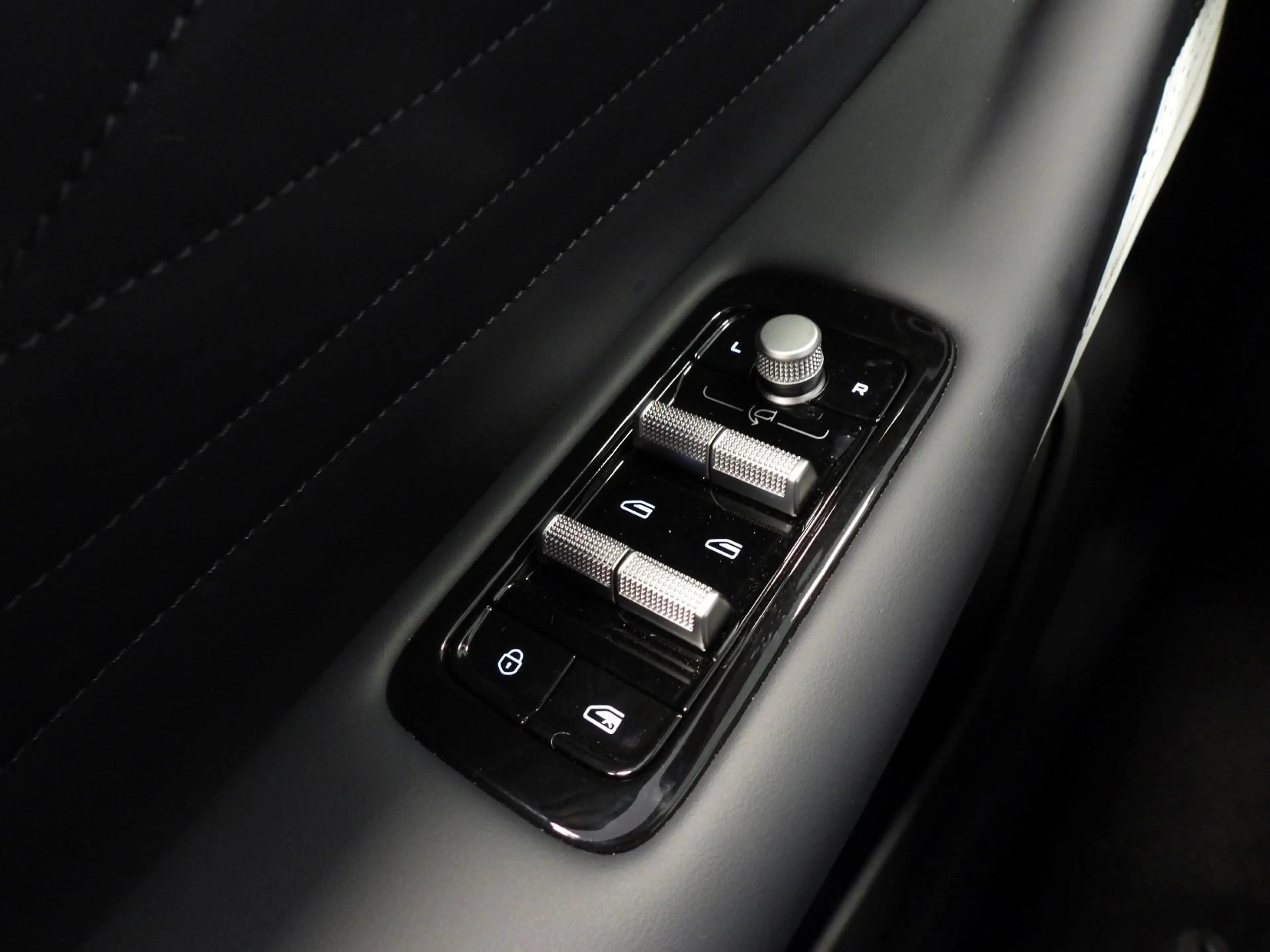 Geely Starray EM-i 1.5 Max+ PHEV 138KM ELEKTRISCH BEREIK/LEER/SCHUIFD — photo 27