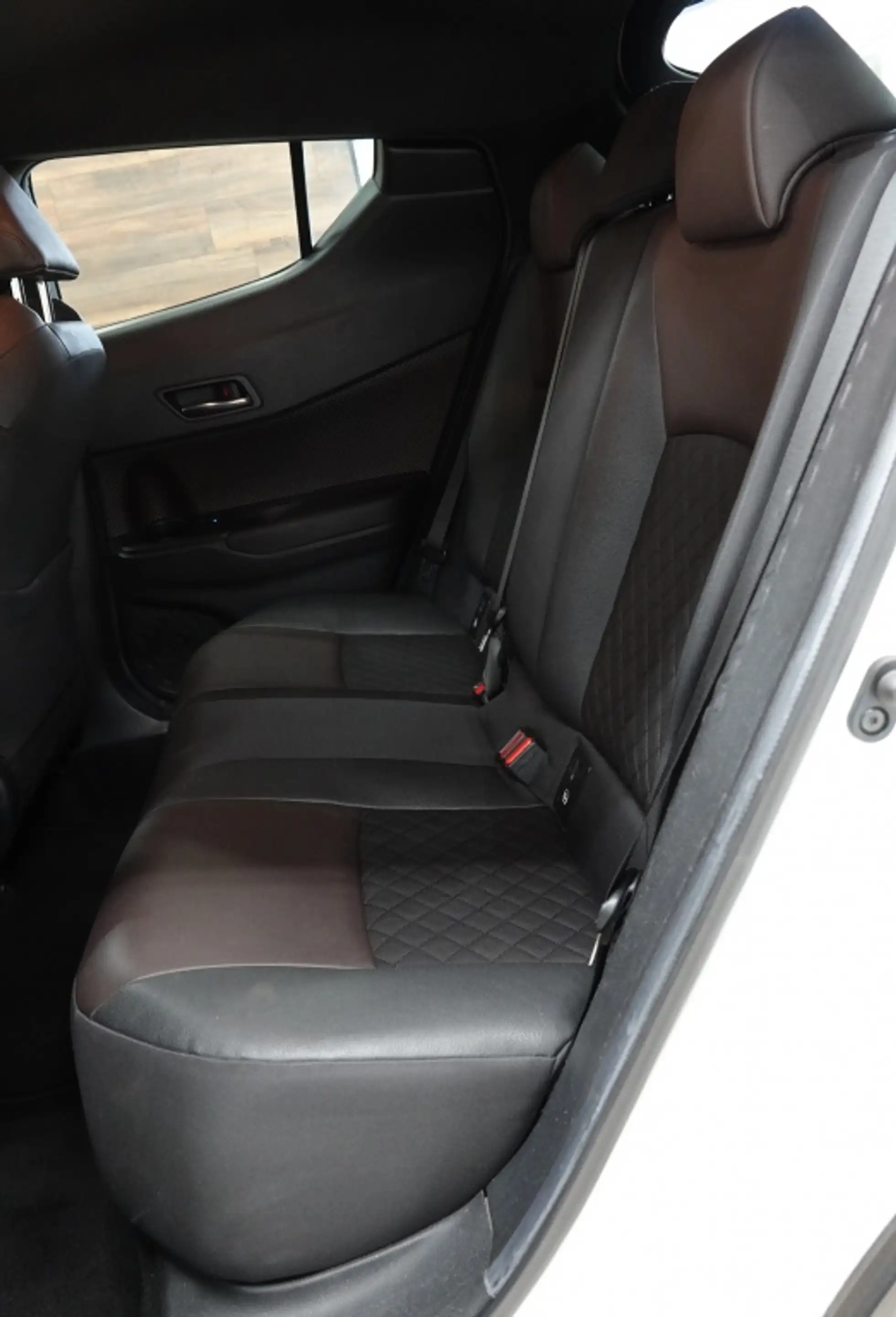 Toyota C-HR 1.2 Executive | CRUISE | CAMERA | STOELVERW. | — photo 14