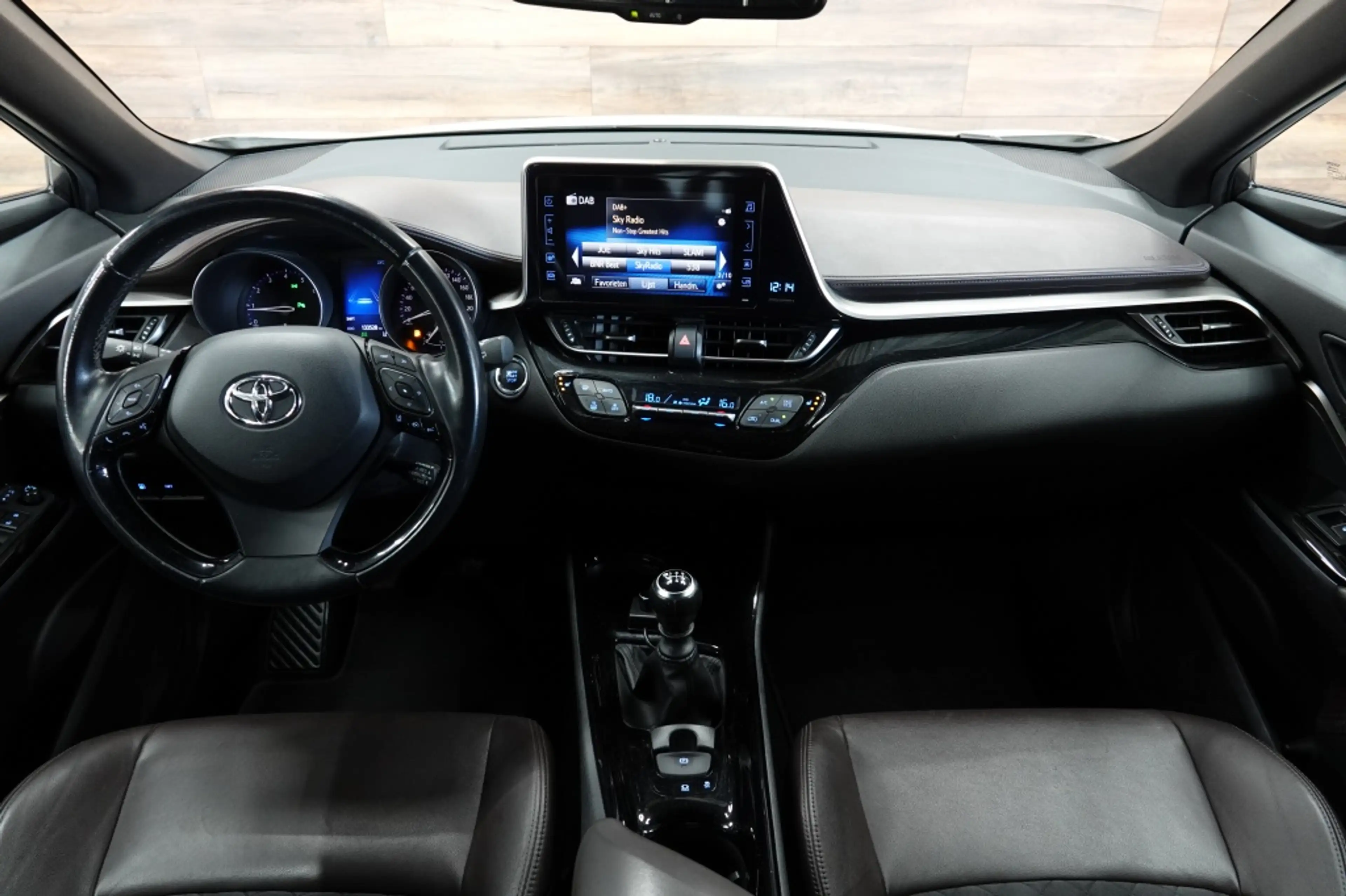 Toyota C-HR 1.2 Executive | CRUISE | CAMERA | STOELVERW. | — photo 15