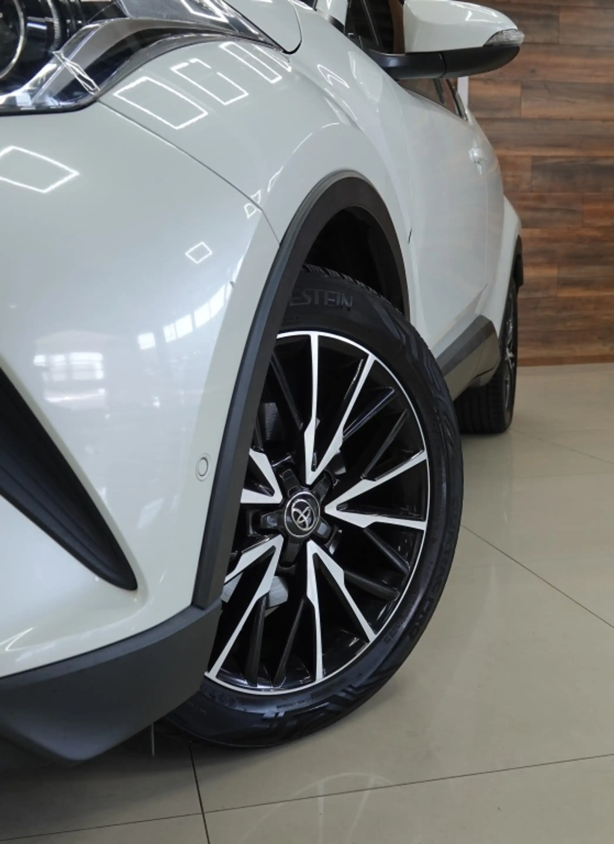 Toyota C-HR 1.2 Executive | CRUISE | CAMERA | STOELVERW. | — photo 11