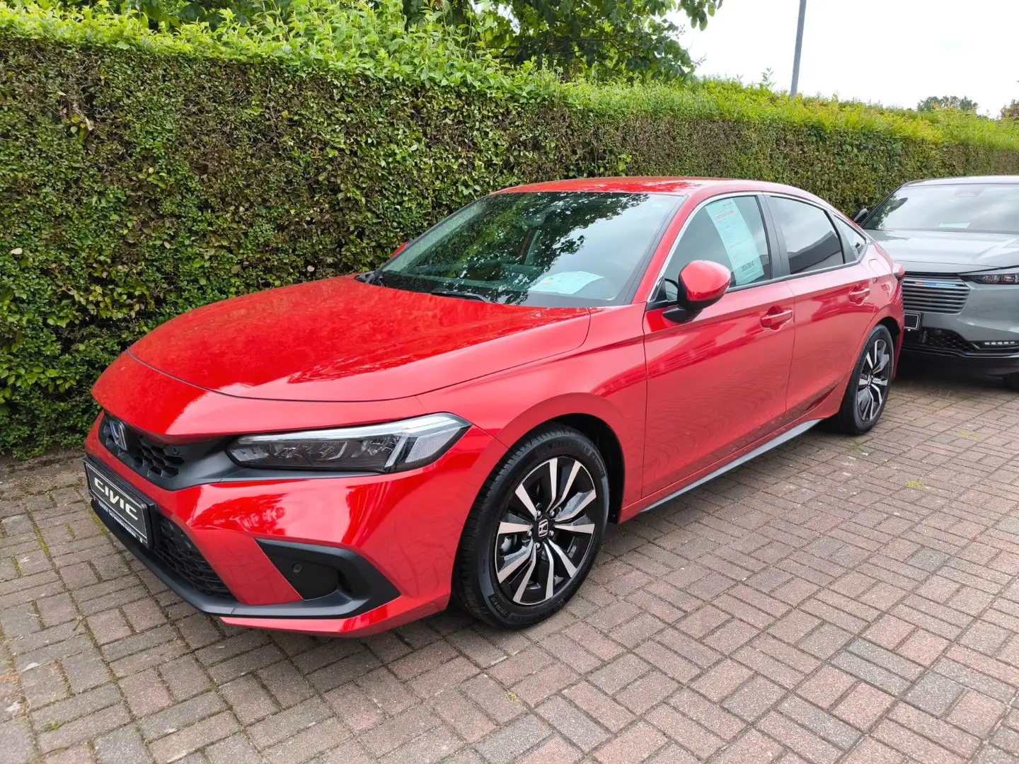 Honda Civic Lim. 5-trg. e:HEV Elegance Rot - 2