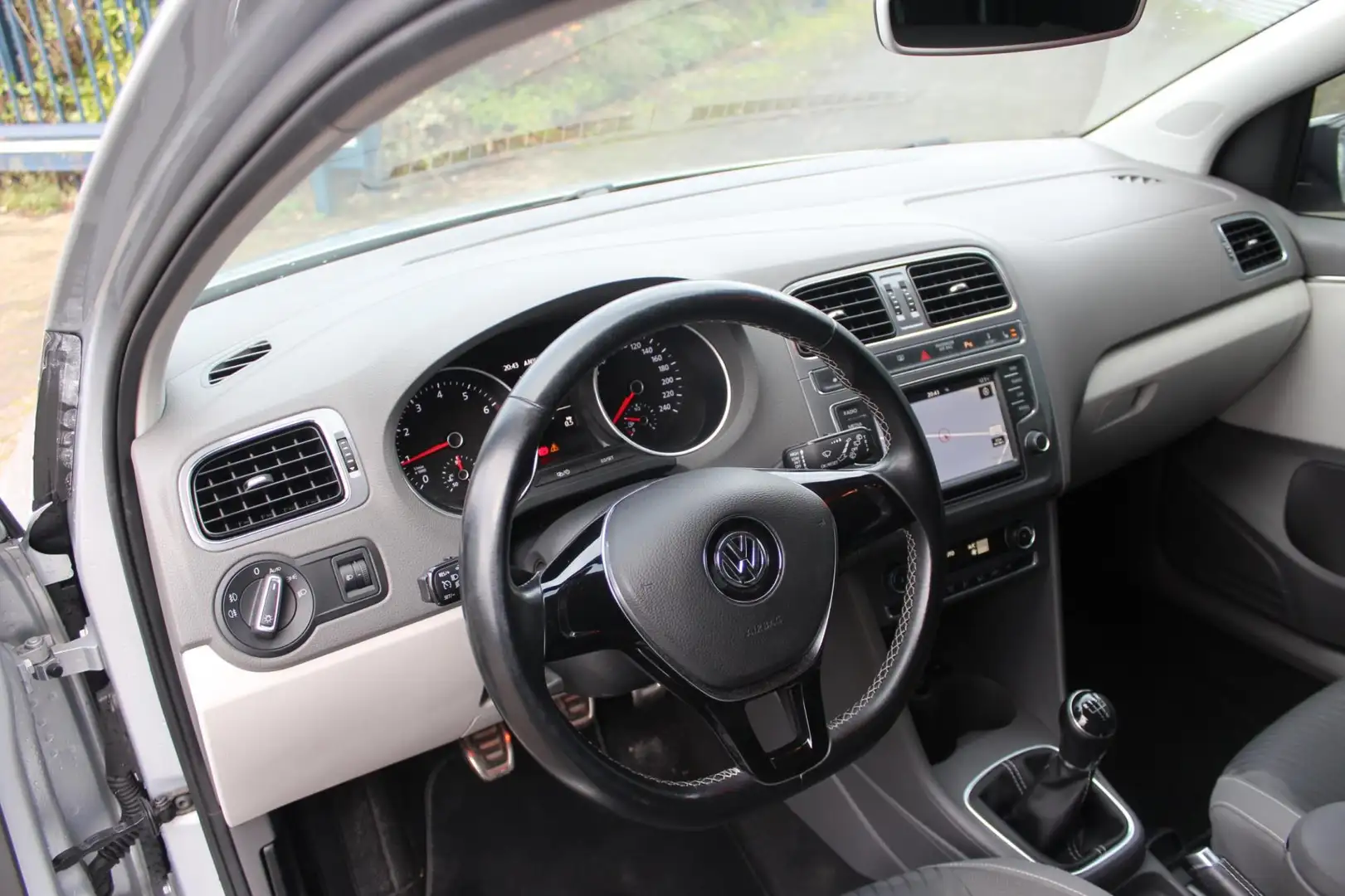 Volkswagen Polo 1.2 TSI | Fresh edition | Stoelverwarming | Sport Gri - 2