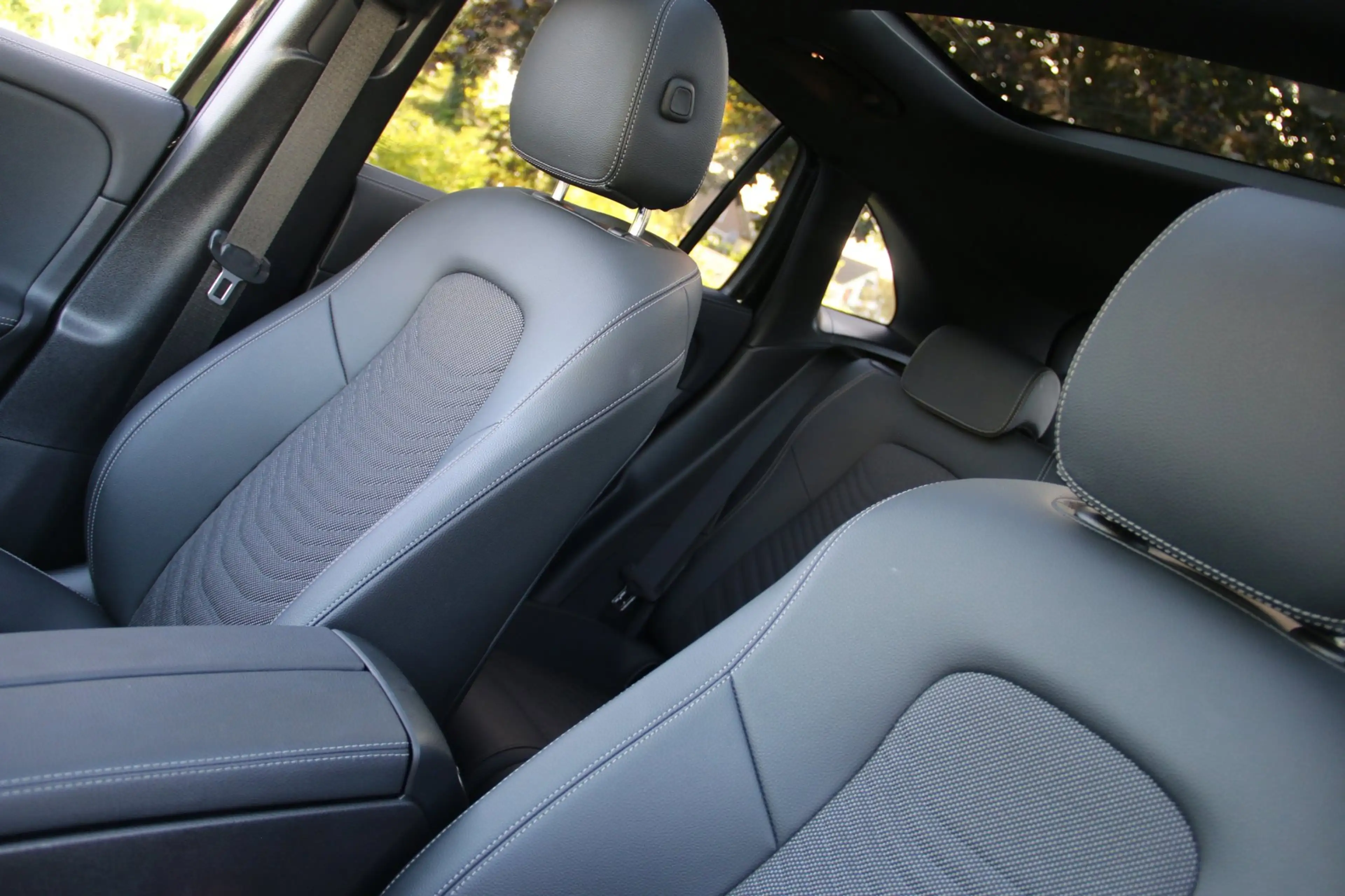 Mercedes-Benz EQA 250 250+ Business Edition 71 kWh PANO-DAK SOH 97,4% — photo 21