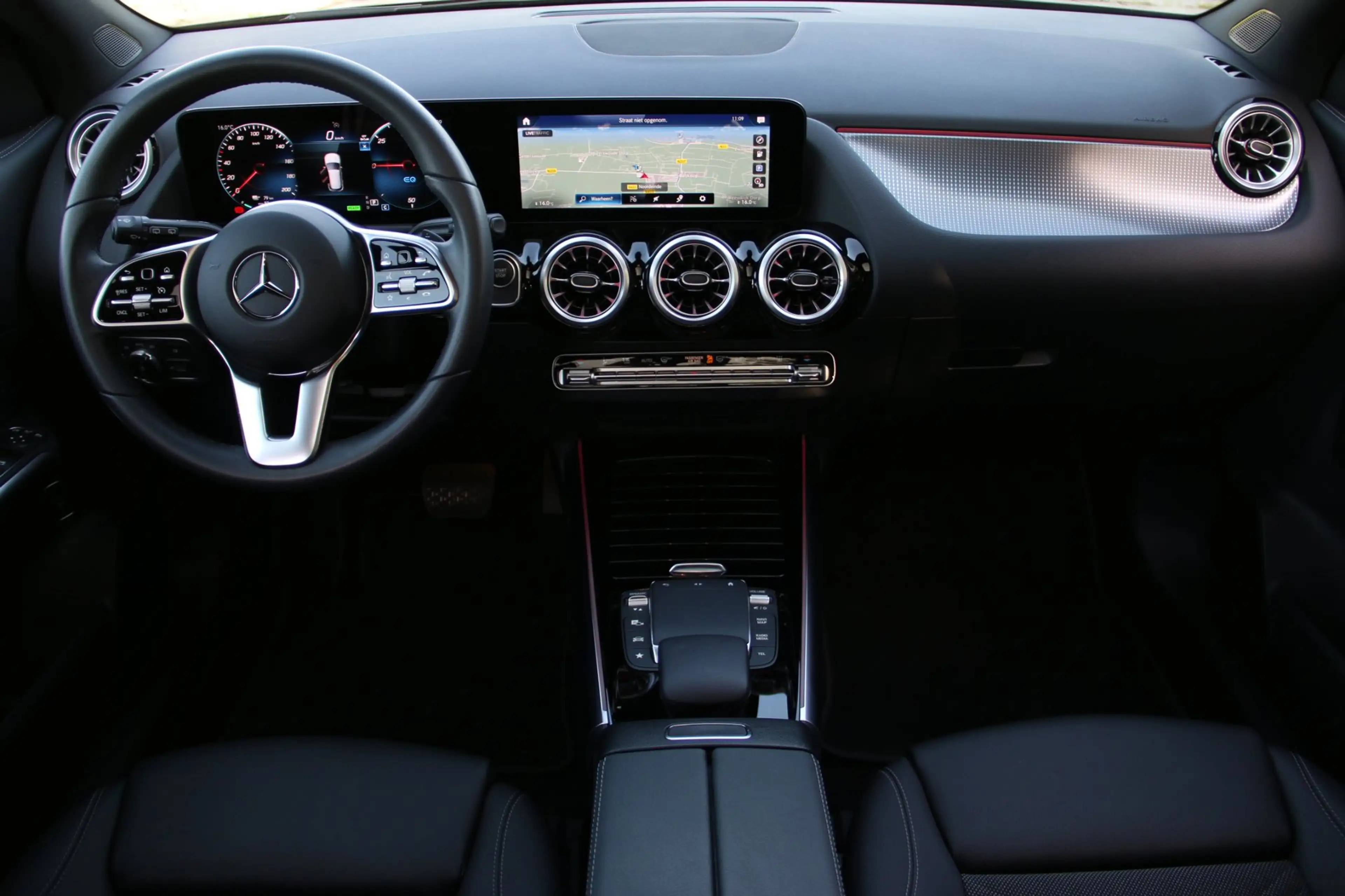 Mercedes-Benz EQA 250 250+ Business Edition 71 kWh PANO-DAK SOH 97,4% — photo 15