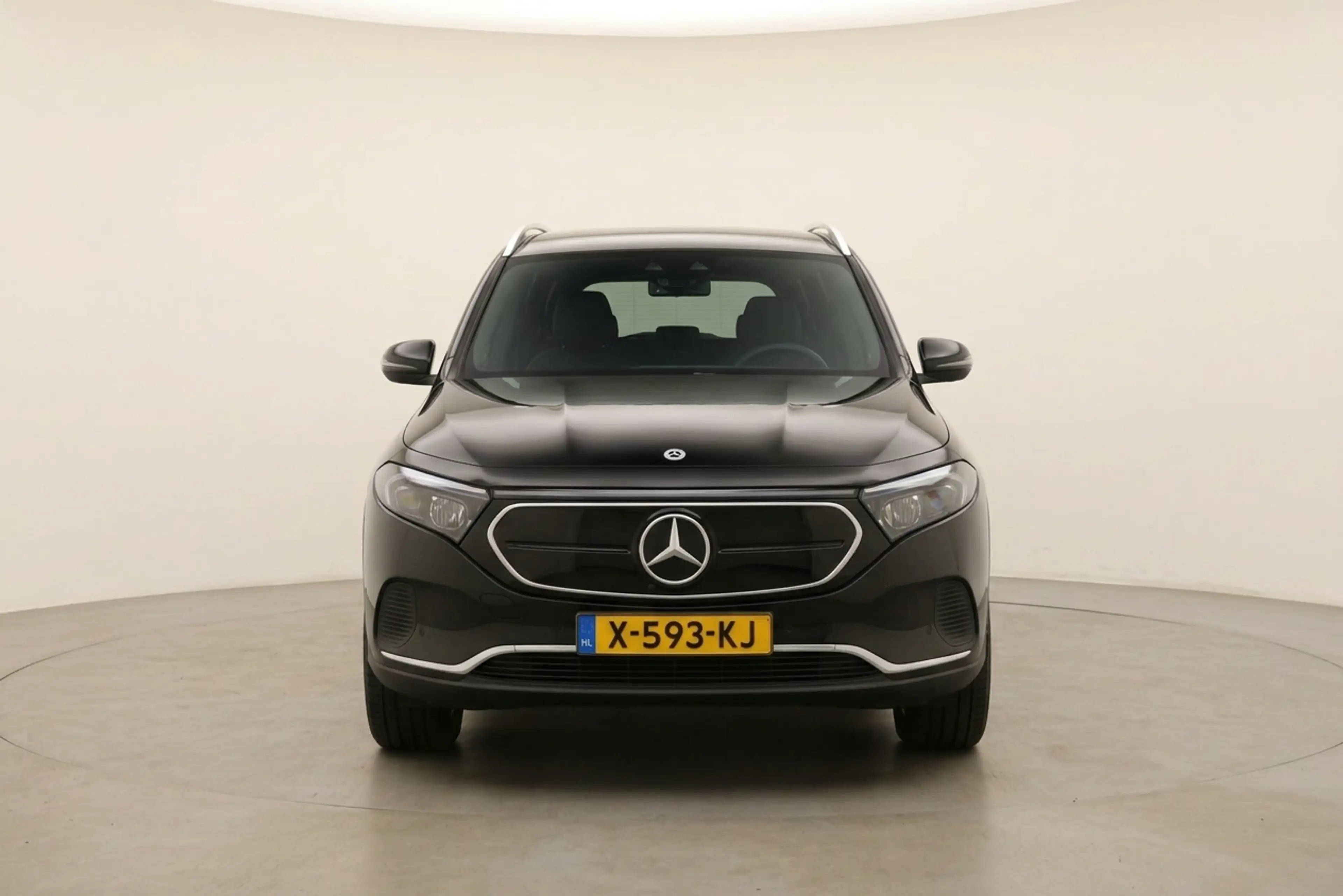 Mercedes-Benz EQA 250 250+ Business Edition 71 kWh PANO-DAK SOH 97,4% — photo 3