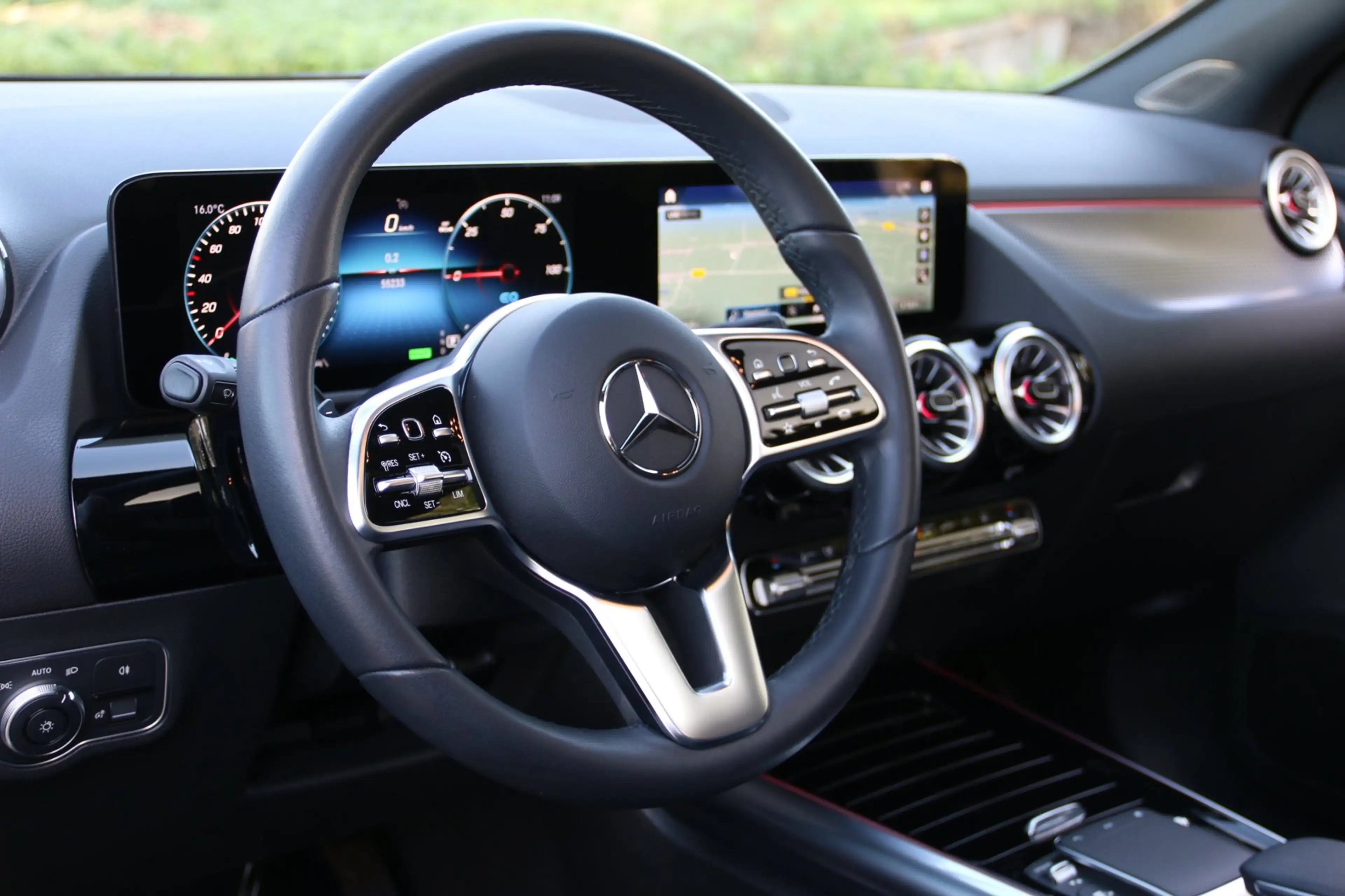 Mercedes-Benz EQA 250 250+ Business Edition 71 kWh PANO-DAK SOH 97,4% — photo 12