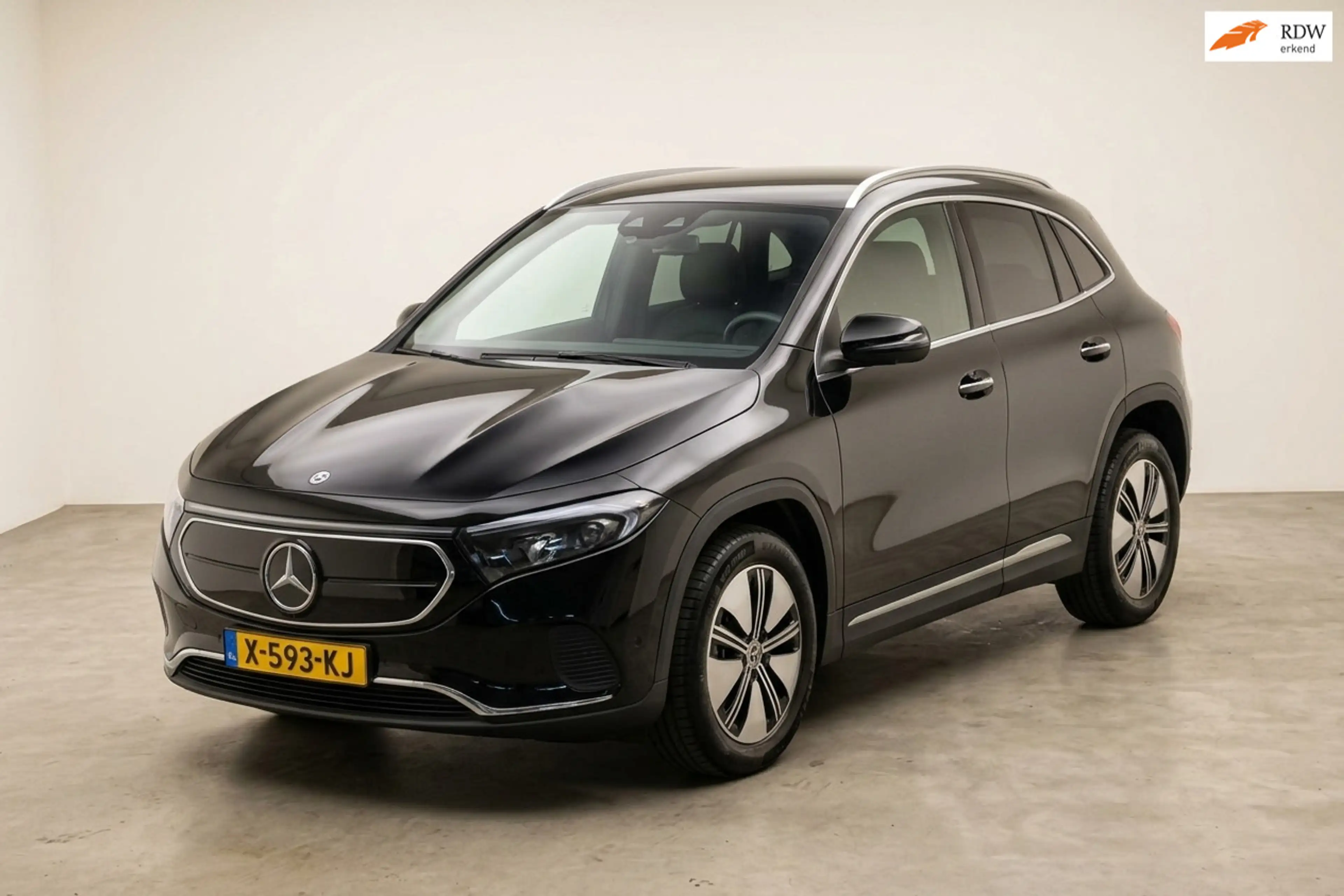 Mercedes-Benz EQA 250 250+ Business Edition 71 kWh PANO-DAK SOH 97,4%