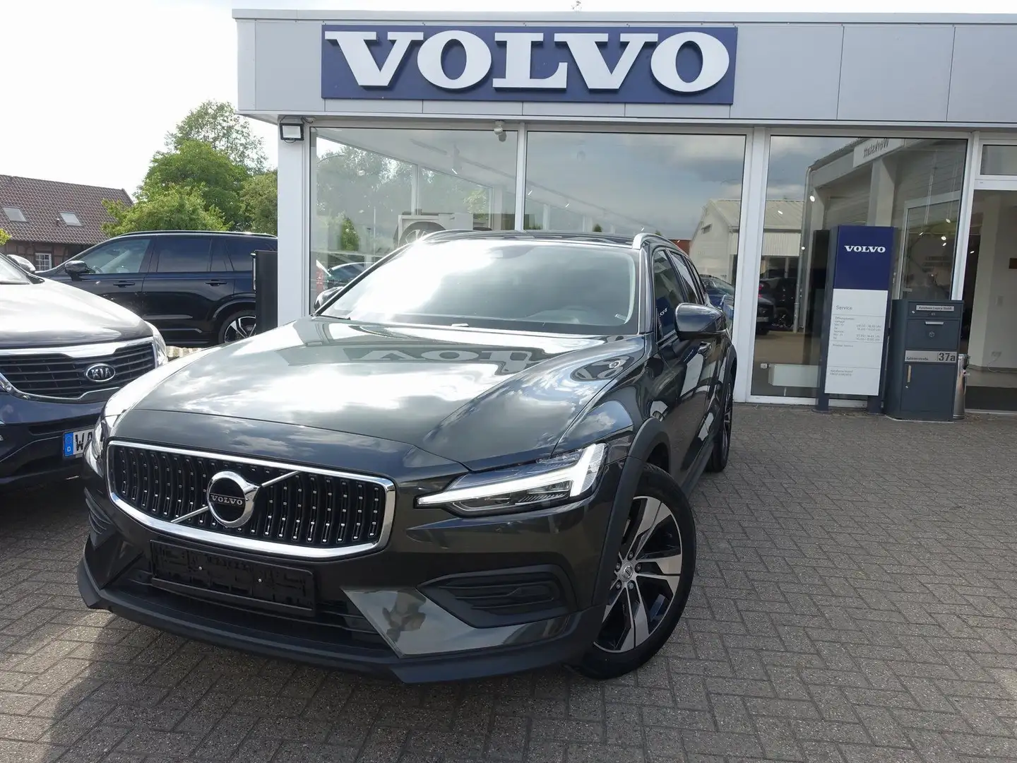 Volvo V60 Cross Country B4 AWD Pro/AHK/Kamera/Memory Szürke - 1