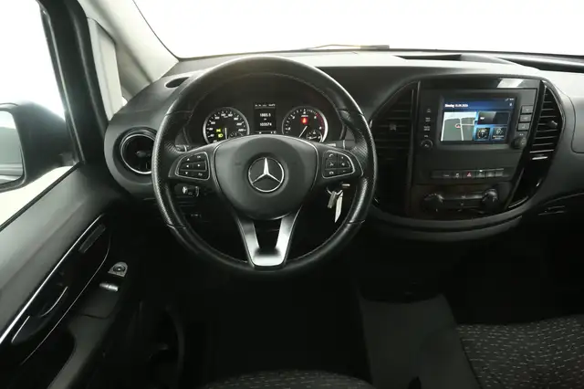 Mercedes-Benz Vito view 2