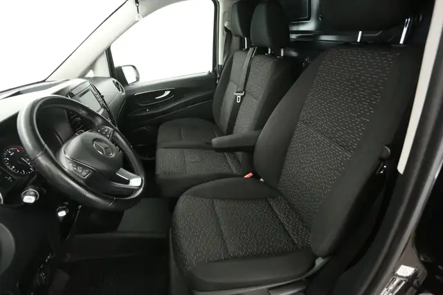 Mercedes-Benz Vito view 9