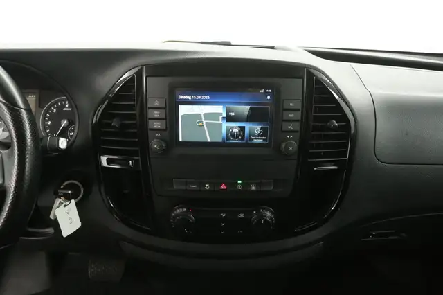 Mercedes-Benz Vito view 11