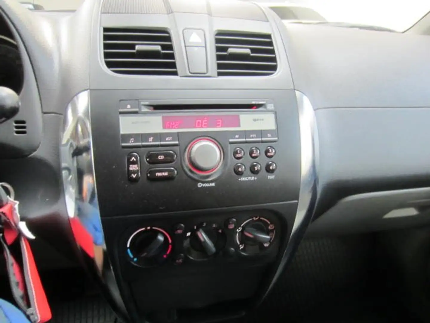 Suzuki SX4 SX4 1,6 GL-A 4DR special ESP GL-A special ESP Rot - 2
