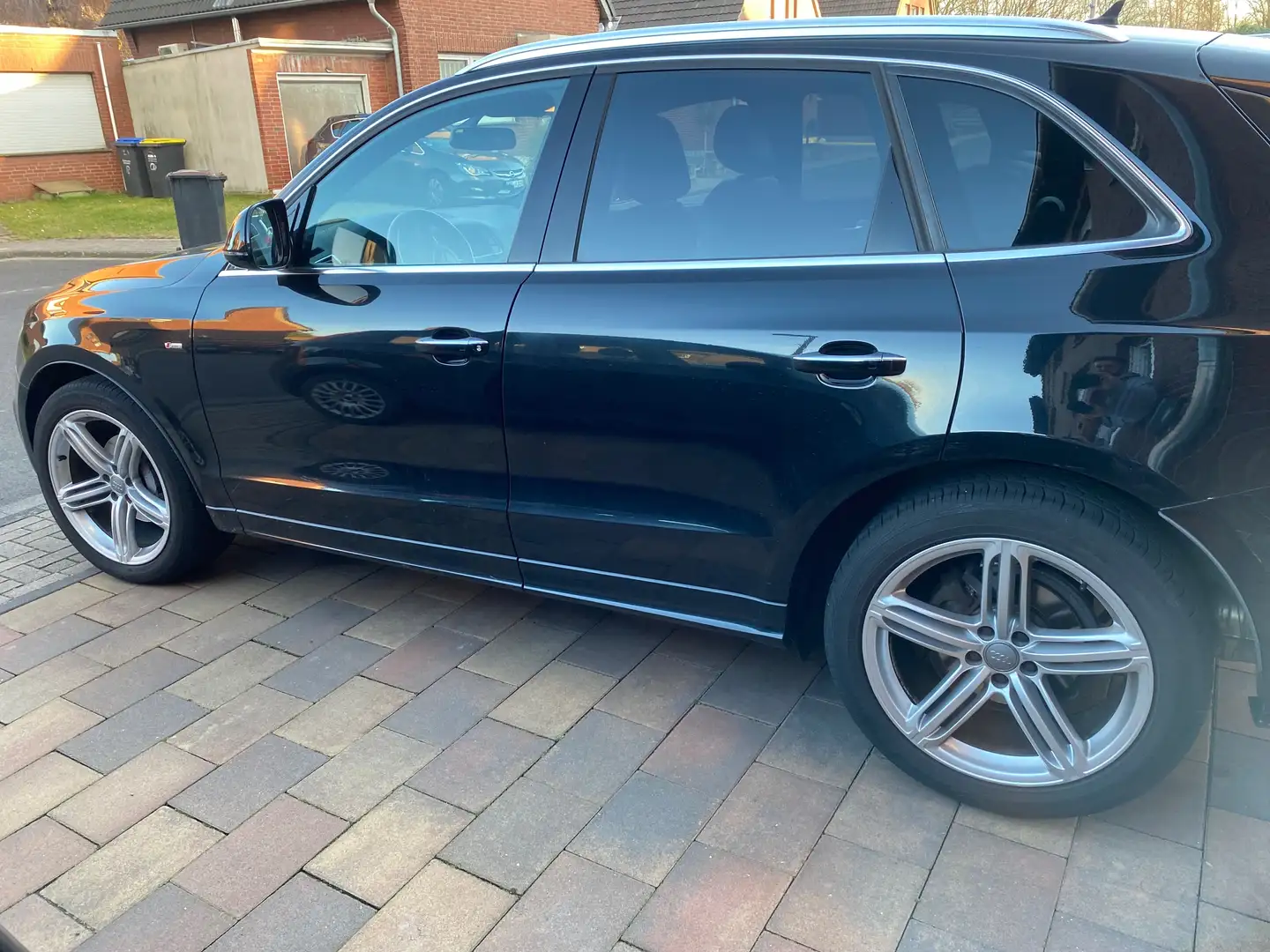 Audi Q5 Q5 2.0 TDI quattro (clean diesel) Schwarz - 1