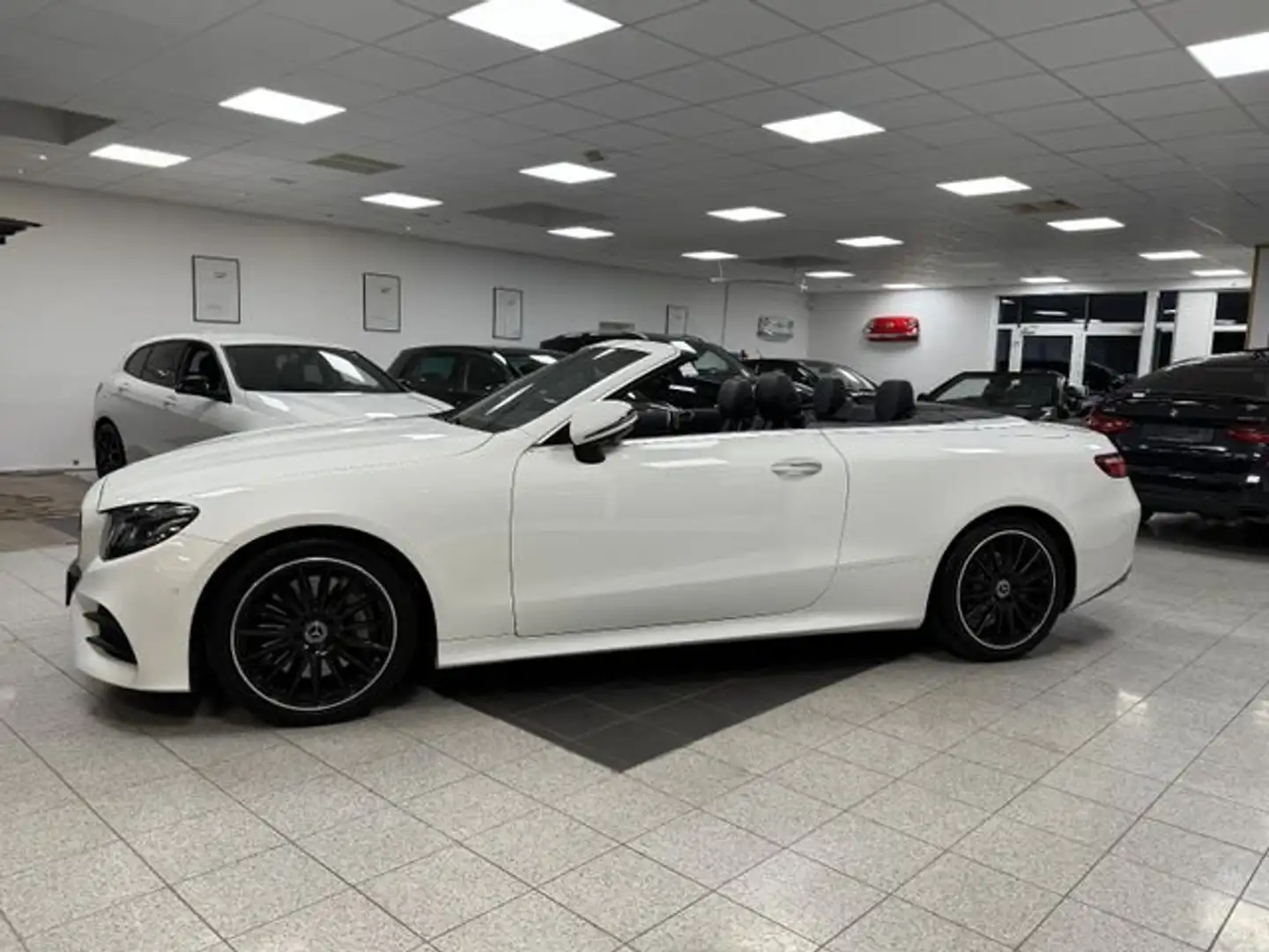Mercedes-Benz E 300 Mercedes-Benz E300 Cabrio/AMG/HeadUp/LED/360° Blanc - 2