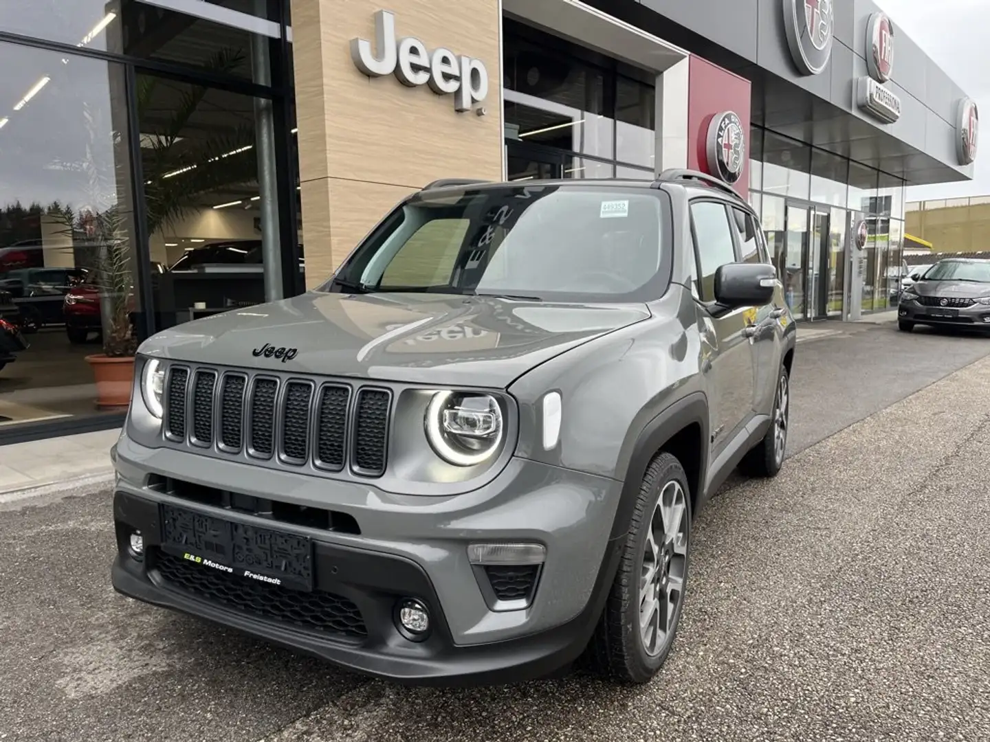 Jeep Renegade MY 22 1.6 Multijet II FWD 6MT S Grau - 1
