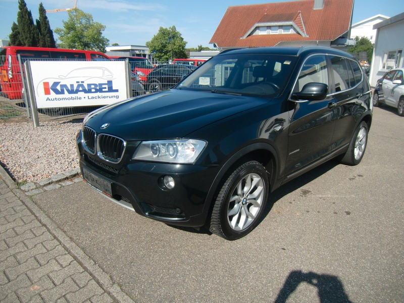 BMW X3 xDrive 20 d/Navigation/Pano/PDC/Sitzh./AHK
